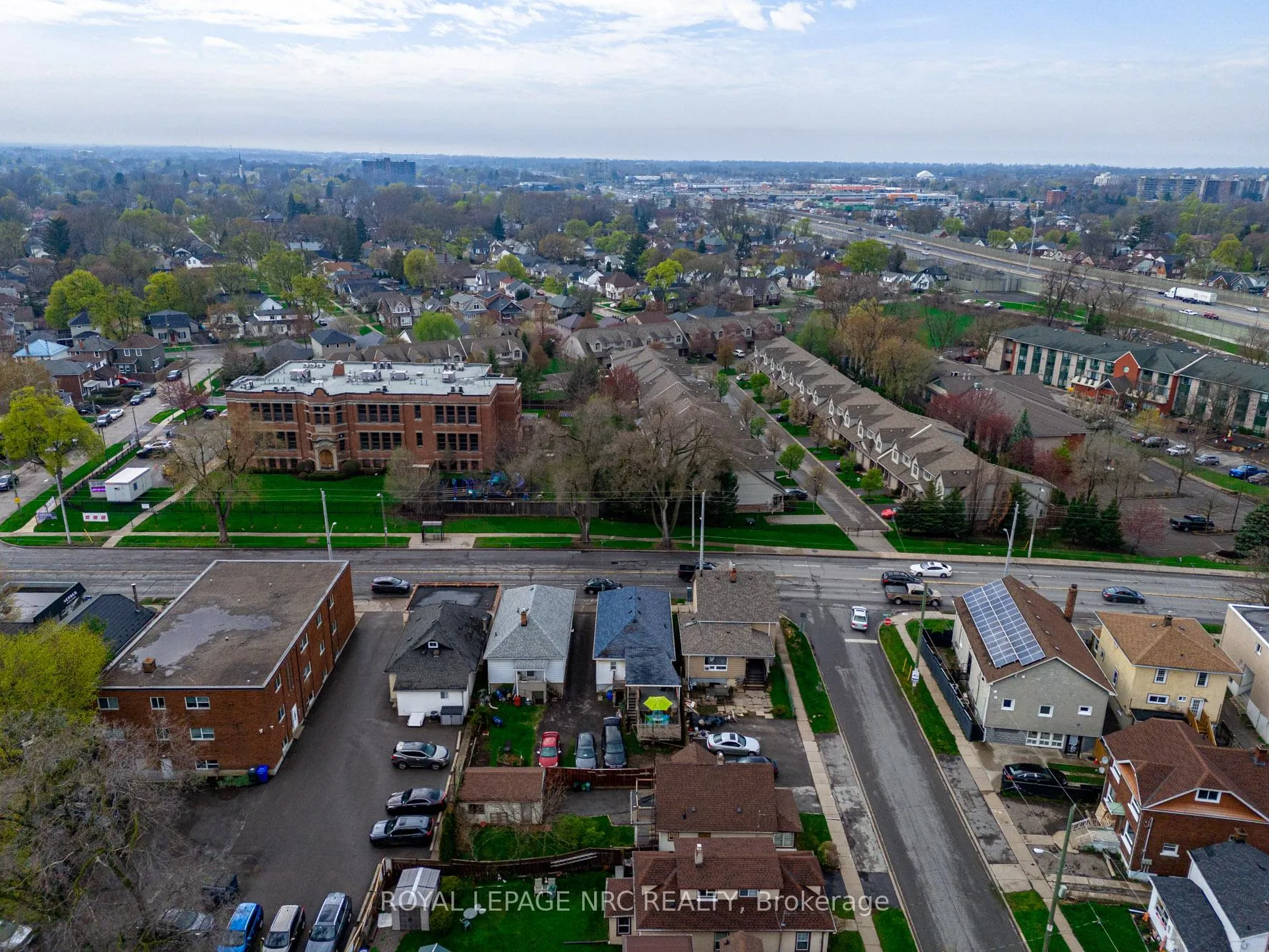 Photo 20 of 170 Niagara Street W, St. Catharines, E. Chester — HOMEH