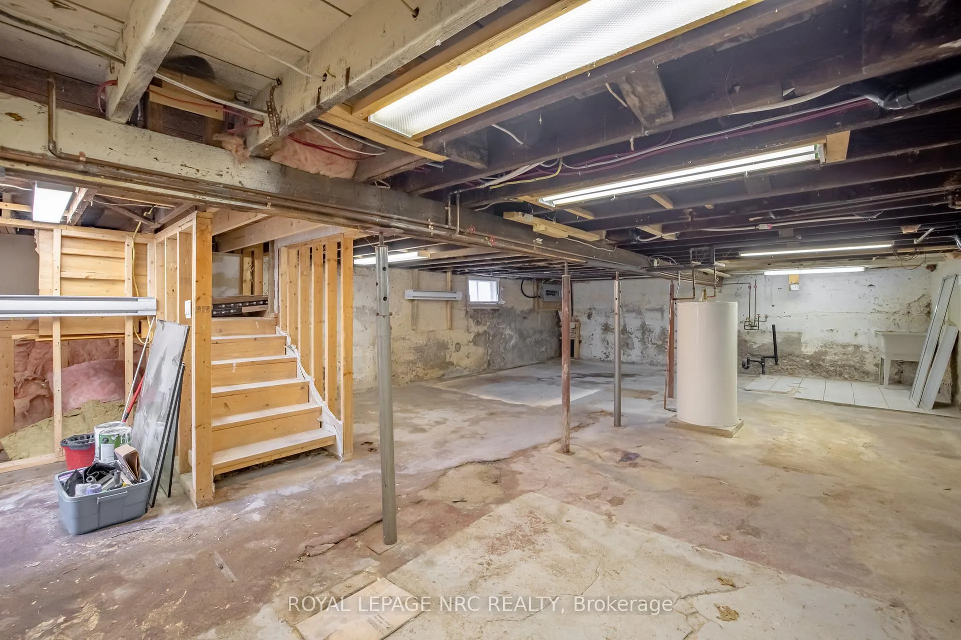 Photo 23 of 170 Niagara Street W, St. Catharines, E. Chester — HOMEH