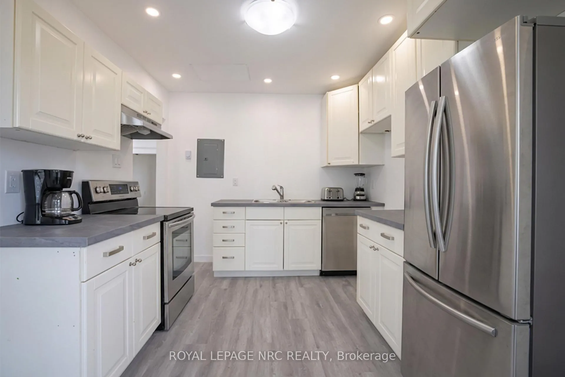 Photo 24 of 170 Niagara Street W, St. Catharines, E. Chester — HOMEH