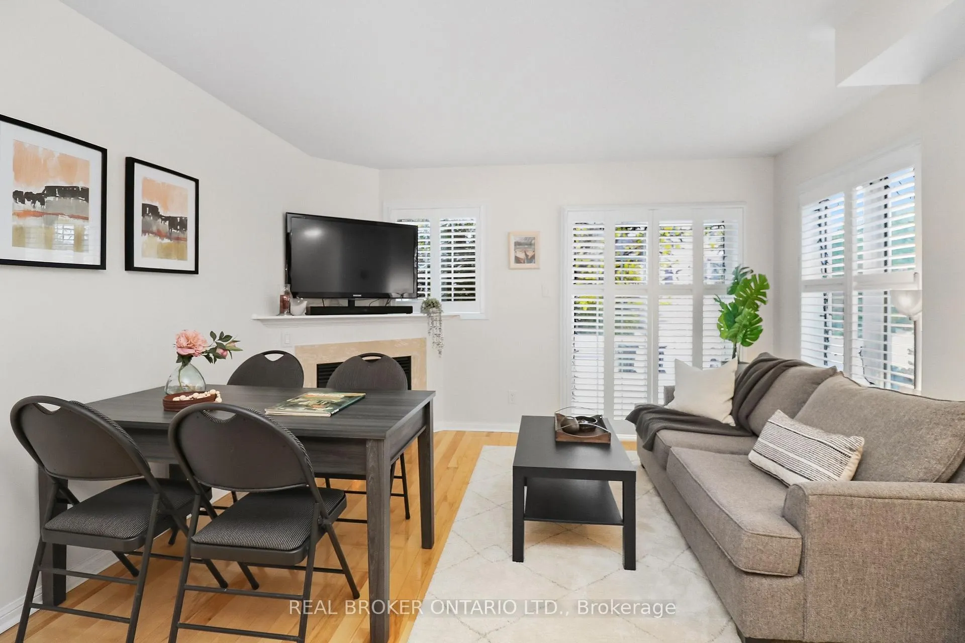 Photo 4 of 83 Green Briar Drive, Collingwood — HOMEH