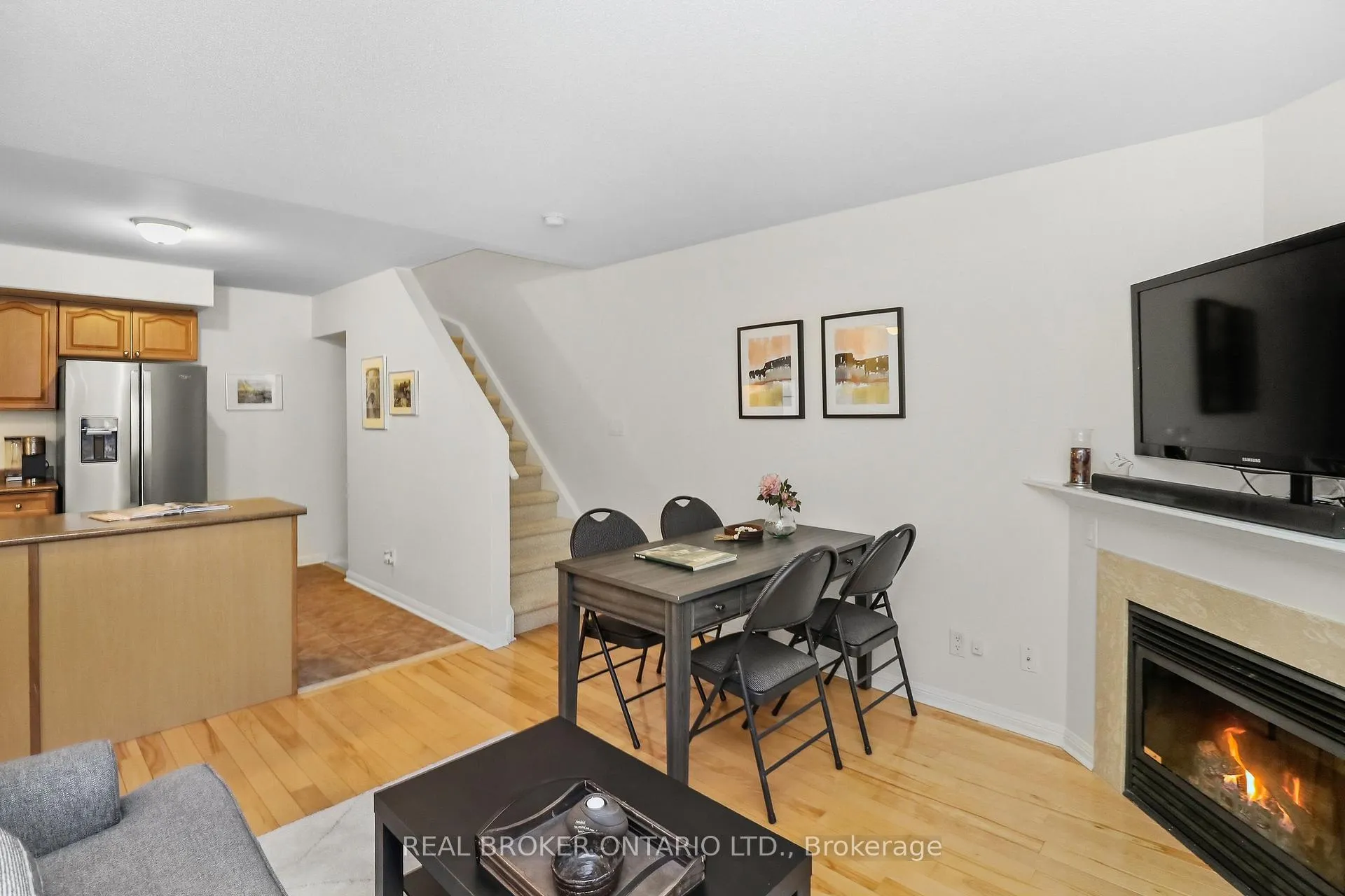 Photo 8 of 83 Green Briar Drive, Collingwood — HOMEH