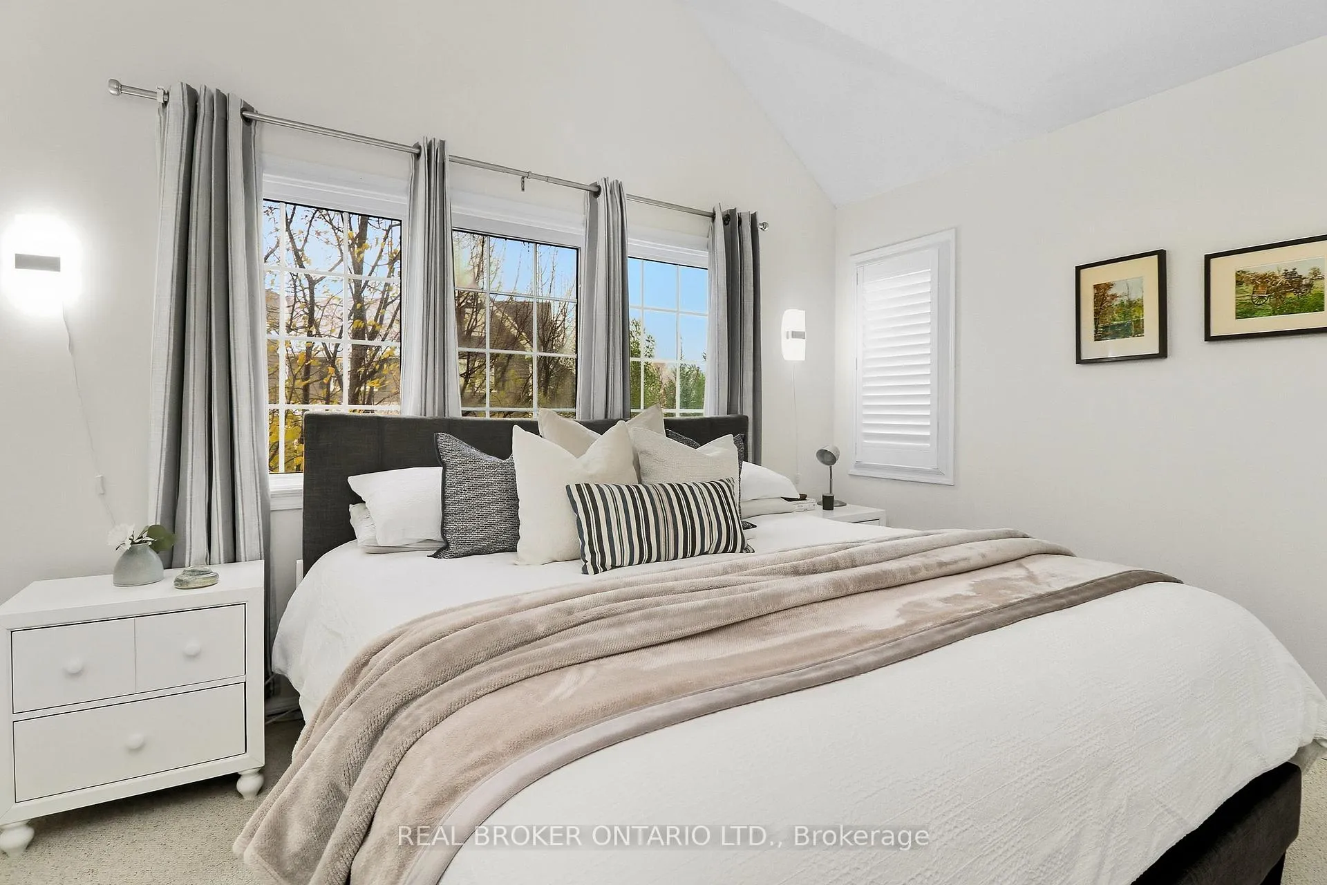 Photo 17 of 83 Green Briar Drive, Collingwood — HOMEH