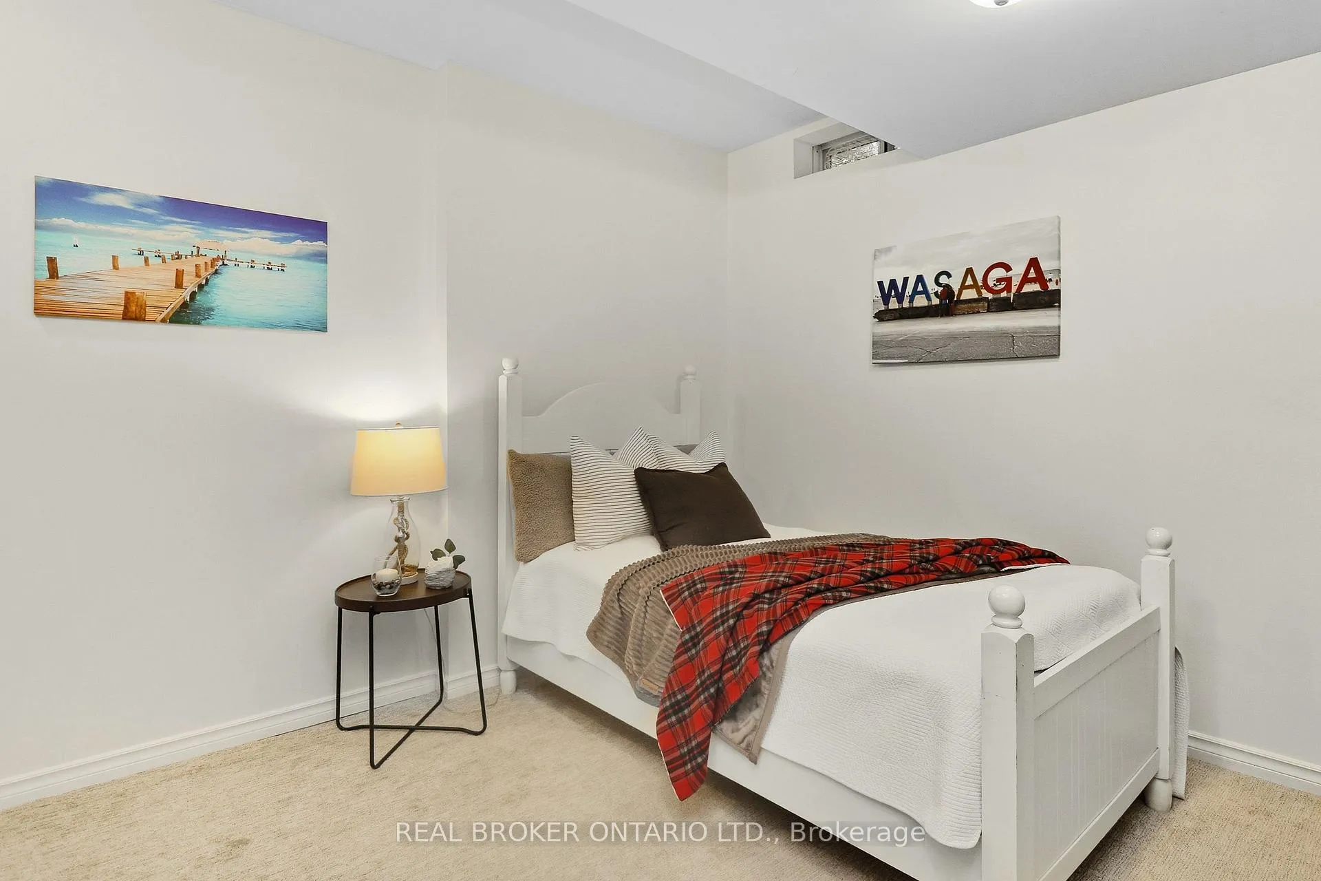 Photo 21 of 83 Green Briar Drive, Collingwood — HOMEH