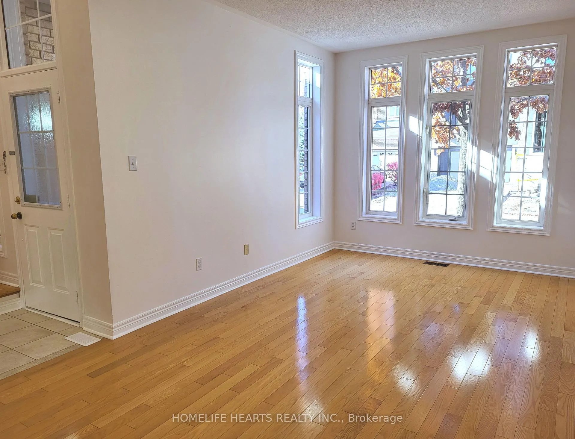 Photo 7 of 15 Cattail Drive, Vaughan, Vellore Village — HOMEH