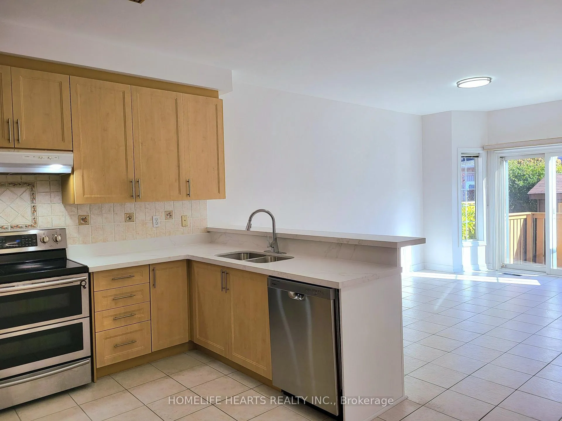 Photo 8 of 15 Cattail Drive, Vaughan, Vellore Village — HOMEH
