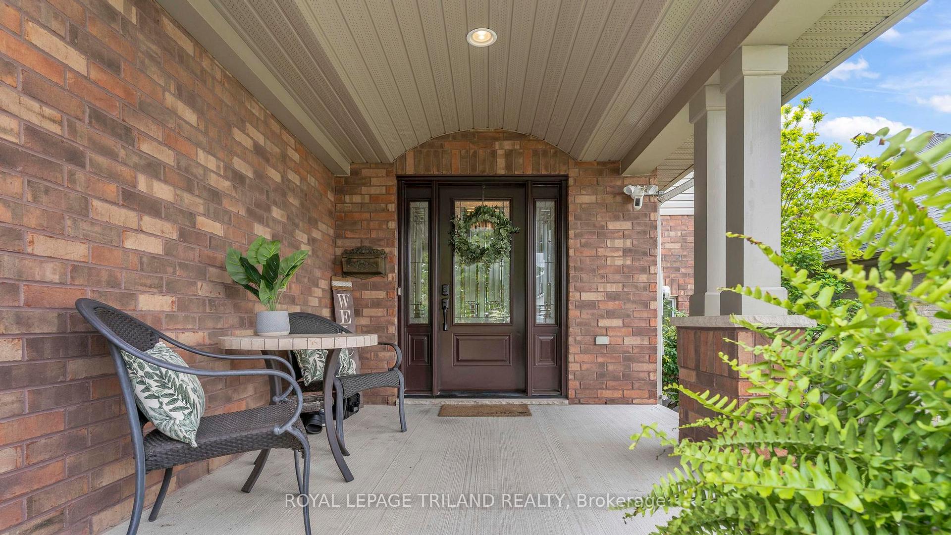 Photo 5 of 16 Kensington Court, St. Thomas — HOMEH