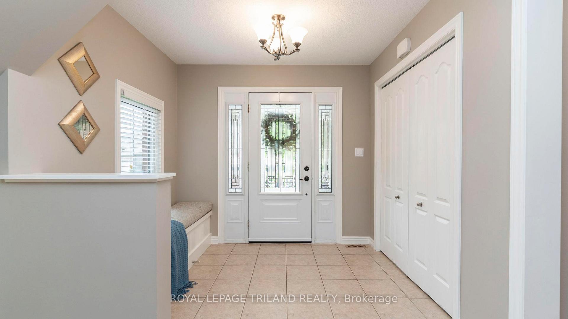 Photo 6 of 16 Kensington Court, St. Thomas — HOMEH