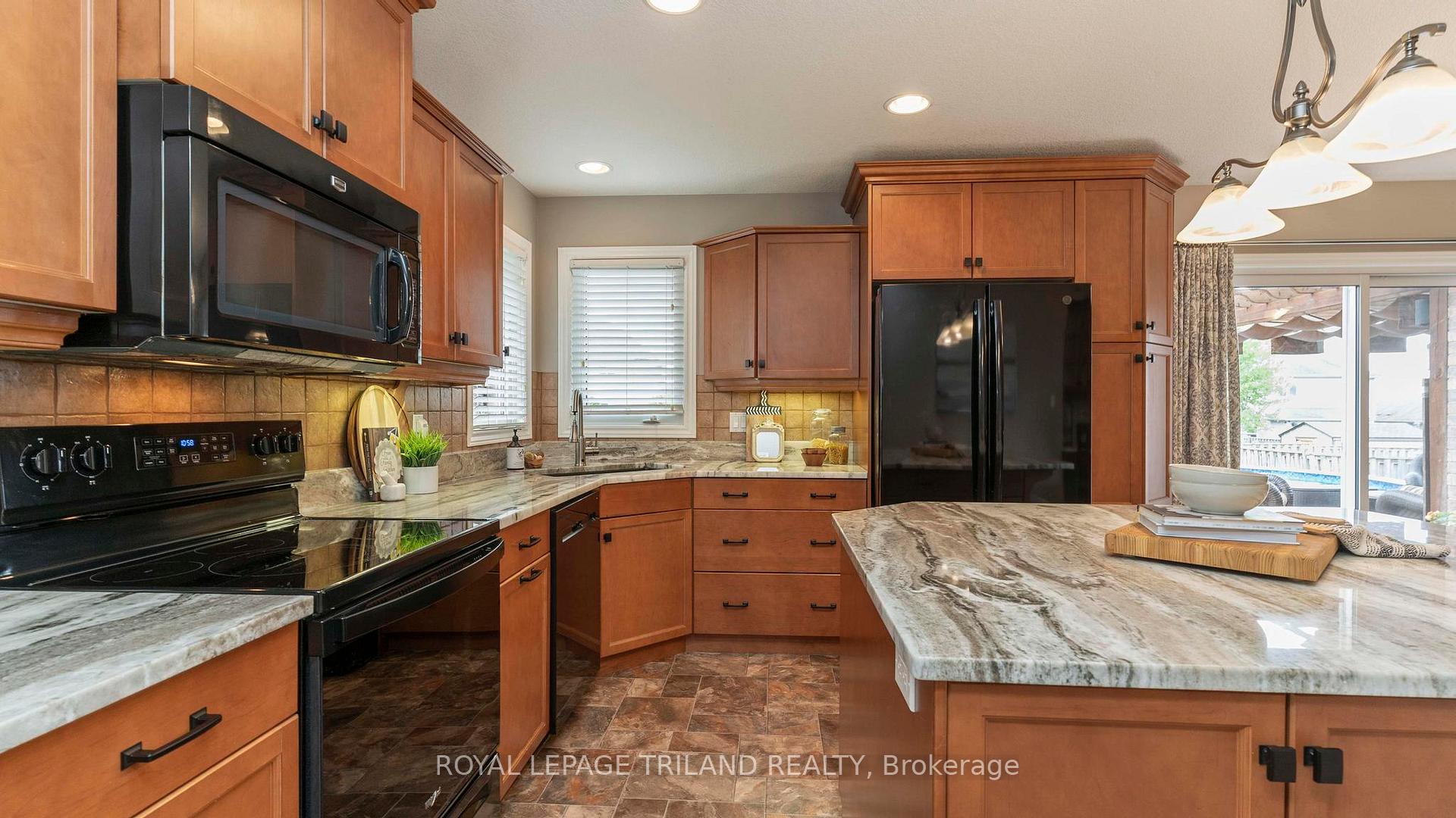 Photo 17 of 16 Kensington Court, St. Thomas — HOMEH