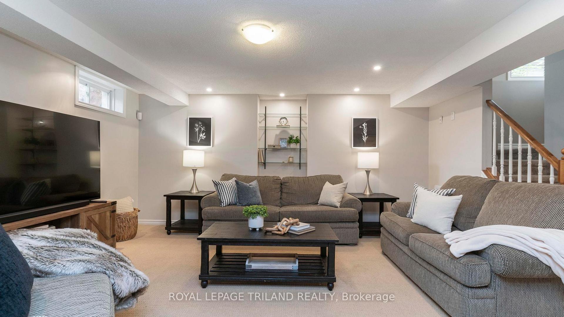 Photo 30 of 16 Kensington Court, St. Thomas — HOMEH