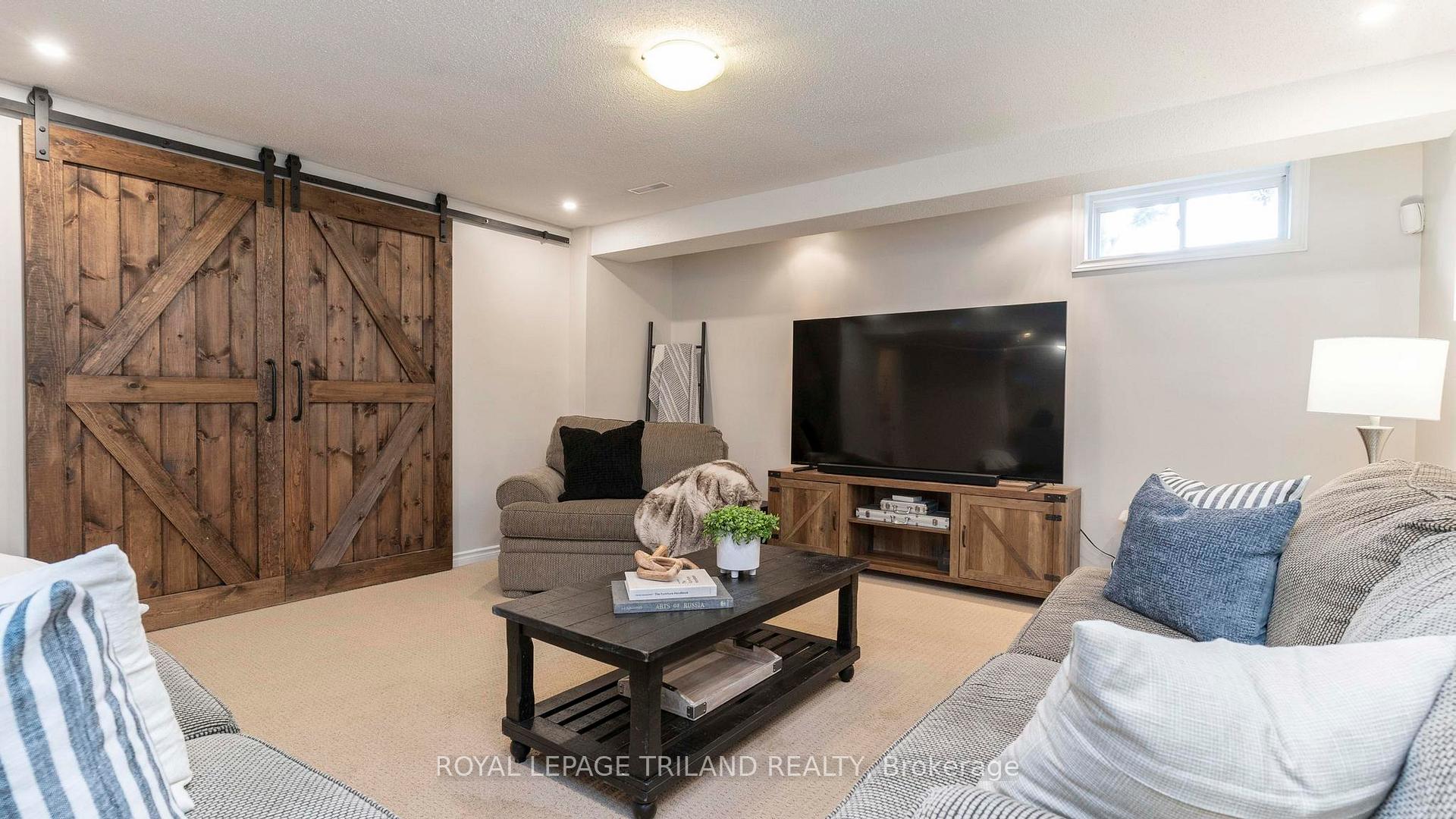 Photo 32 of 16 Kensington Court, St. Thomas — HOMEH