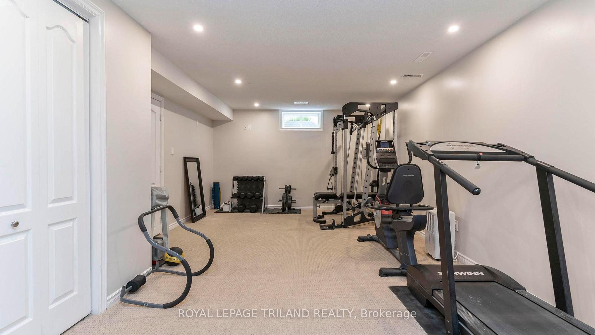 Photo 33 of 16 Kensington Court, St. Thomas — HOMEH