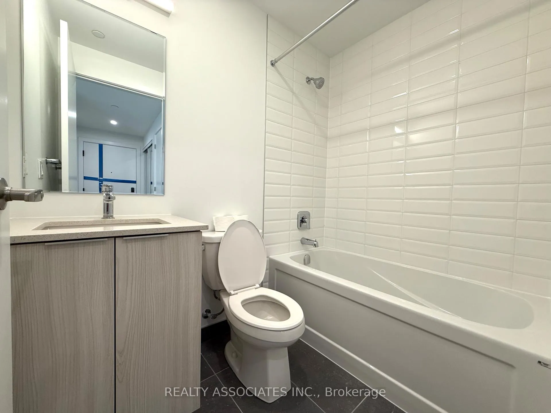 Photo 3 of Unit 503, 720 Whitlock Avenue, Milton, Cobban — HOMEH
