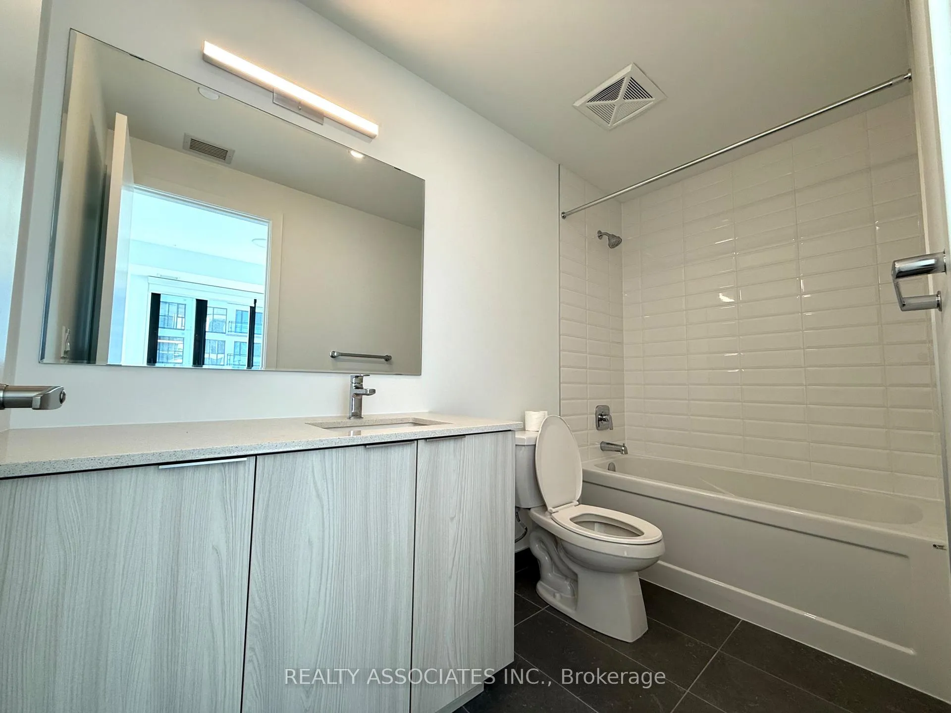 Photo 9 of Unit 503, 720 Whitlock Avenue, Milton, Cobban — HOMEH