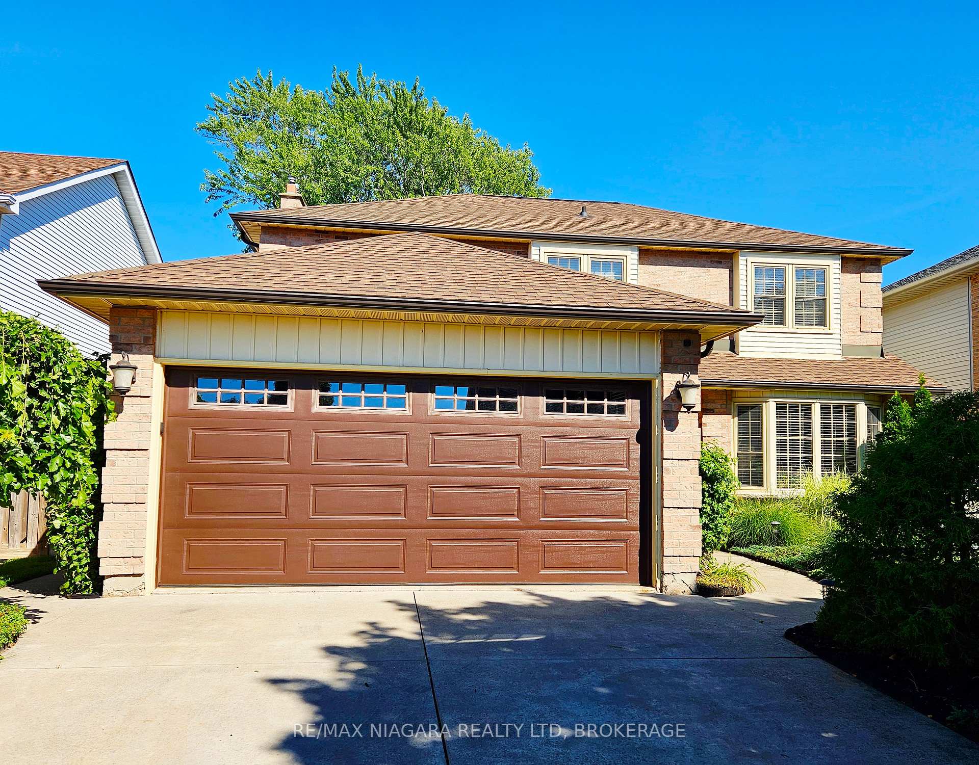 Photo 3 of 26 Strada Boulevard, St. Catharines, Rykert/Vansickle — HOMEH