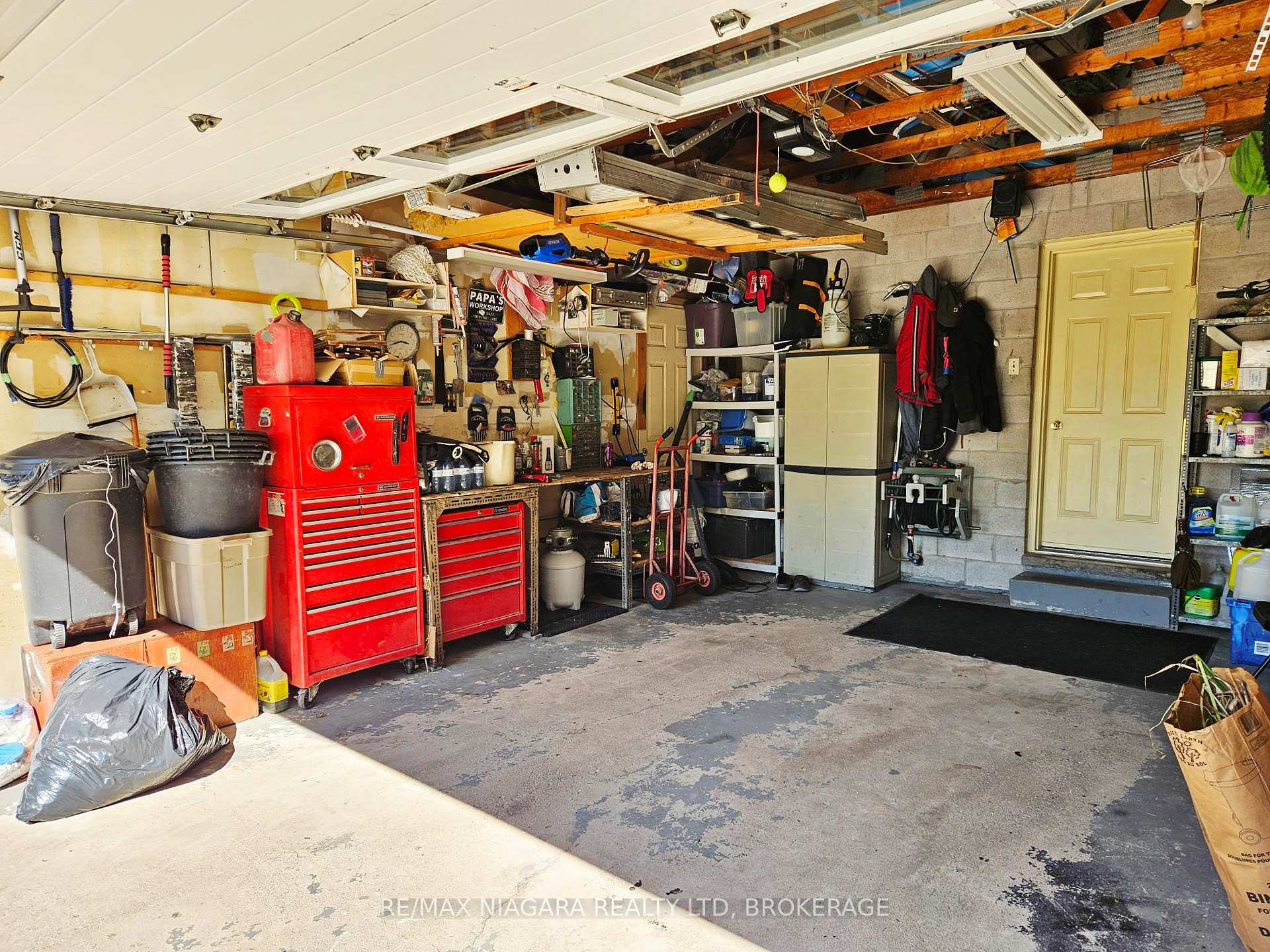 Photo 14 of 26 Strada Boulevard, St. Catharines, Rykert/Vansickle — HOMEH
