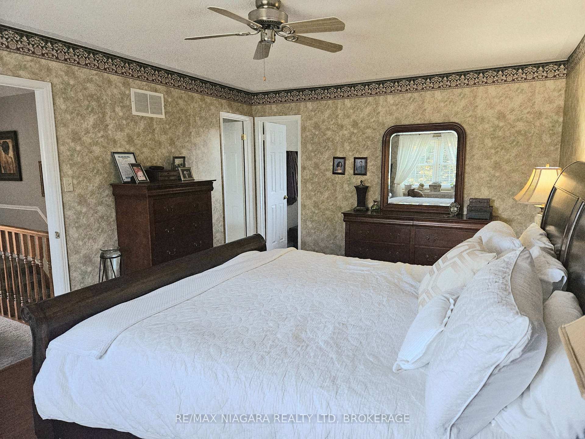 Photo 17 of 26 Strada Boulevard, St. Catharines, Rykert/Vansickle — HOMEH
