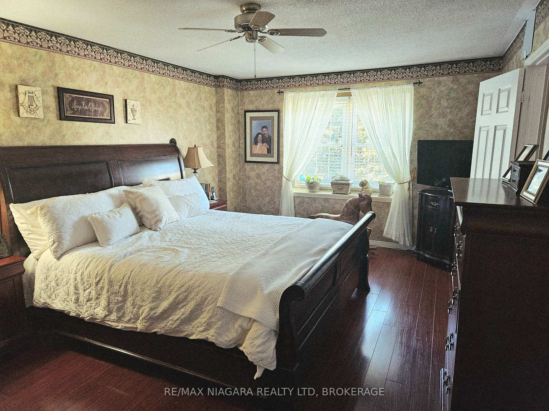 Photo 18 of 26 Strada Boulevard, St. Catharines, Rykert/Vansickle — HOMEH