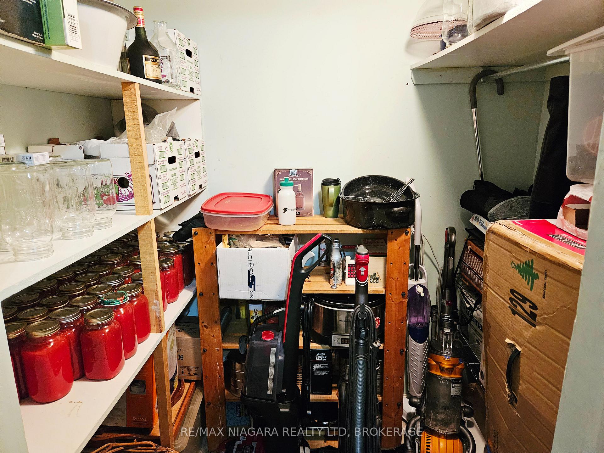 Photo 33 of 26 Strada Boulevard, St. Catharines, Rykert/Vansickle — HOMEH