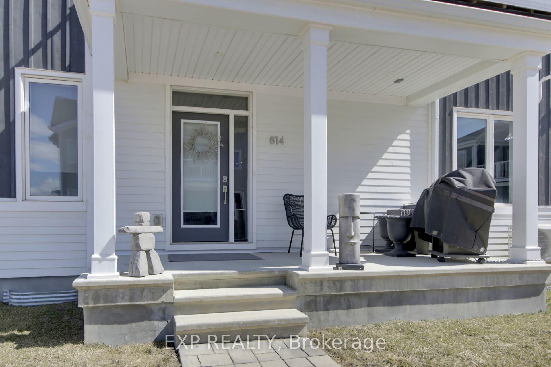 Photo 2 of 814 Bascule Place, Ottawa, Btwn Franktown Rd. & Fallowfield Rd. — HOMEH