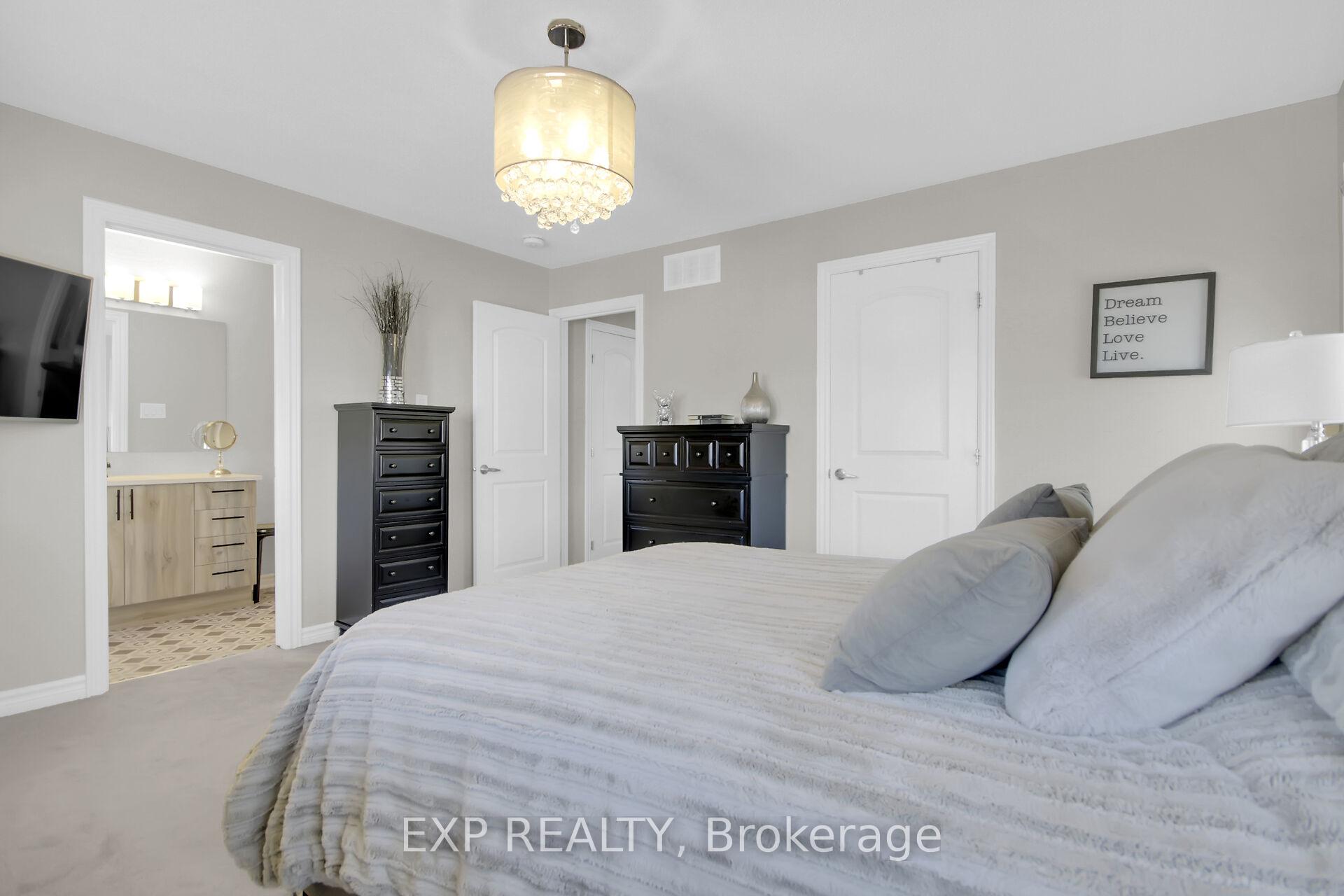 Photo 15 of 814 Bascule Place, Ottawa, Btwn Franktown Rd. & Fallowfield Rd. — HOMEH