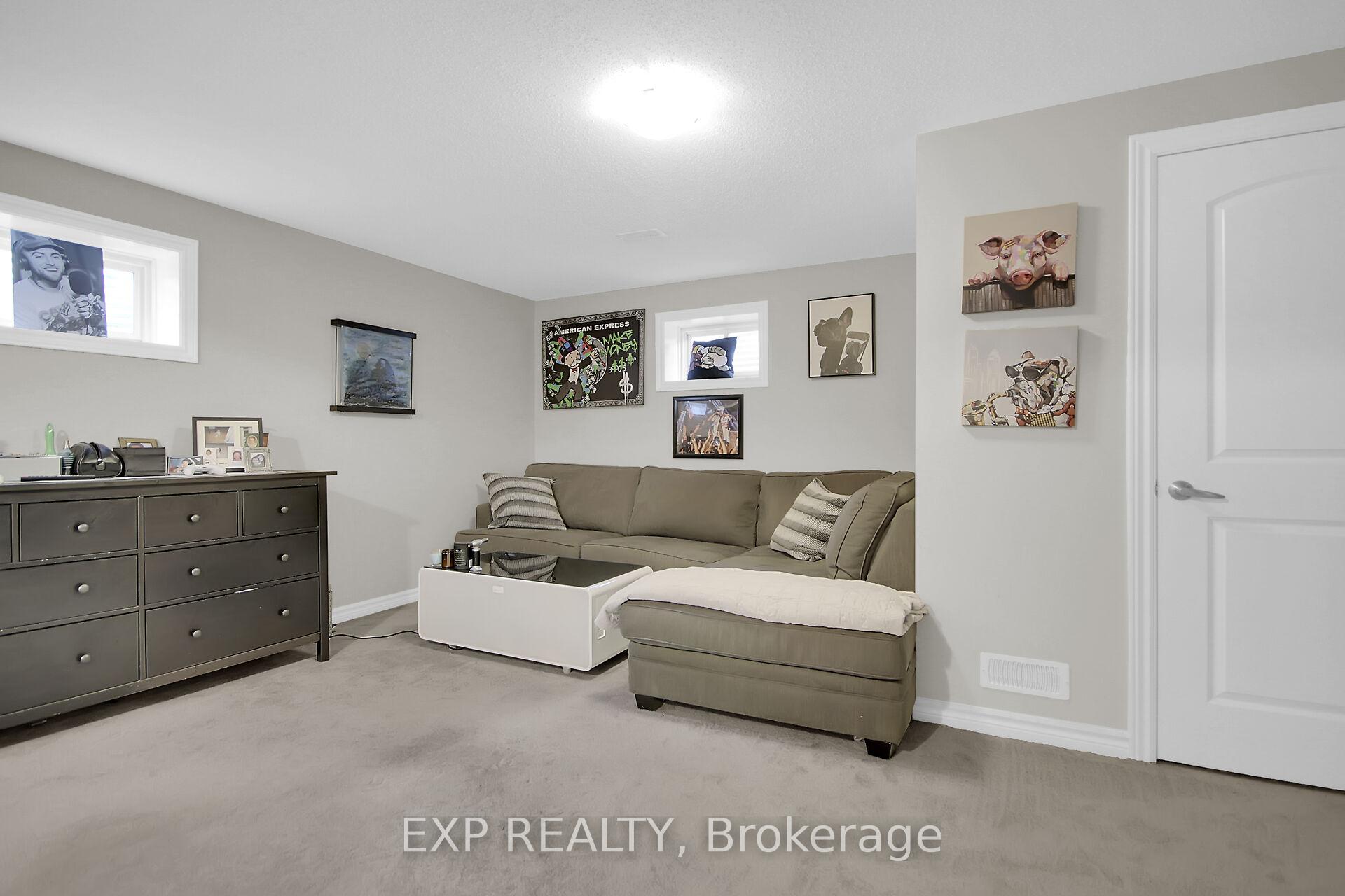Photo 21 of 814 Bascule Place, Ottawa, Btwn Franktown Rd. & Fallowfield Rd. — HOMEH