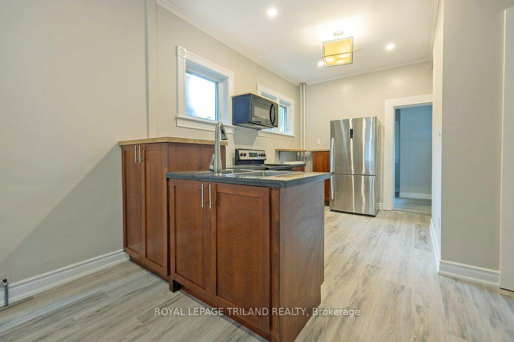 Photo 10 of 8 Elizabeth Street, St. Thomas — HOMEH
