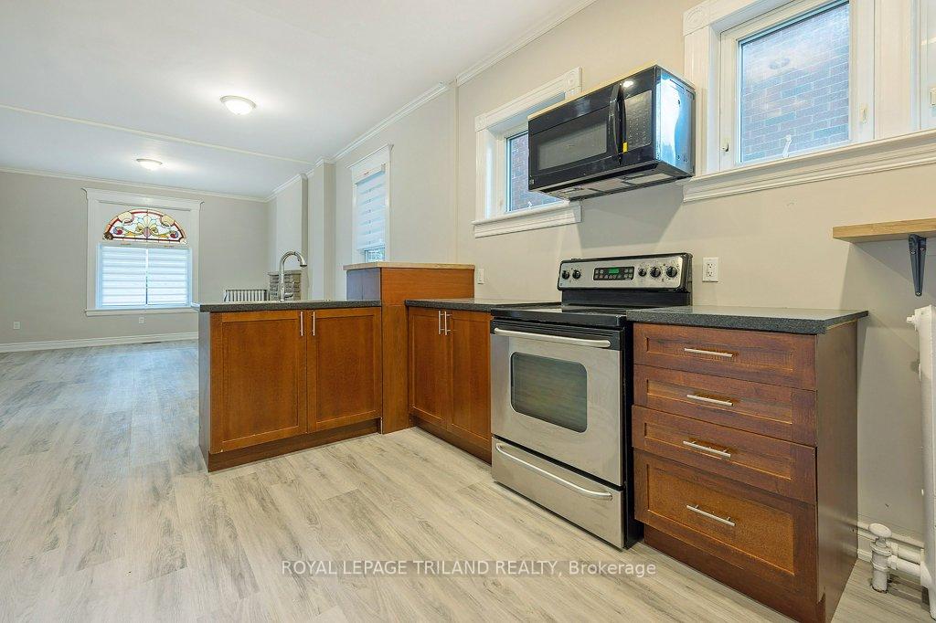 Photo 12 of 8 Elizabeth Street, St. Thomas — HOMEH