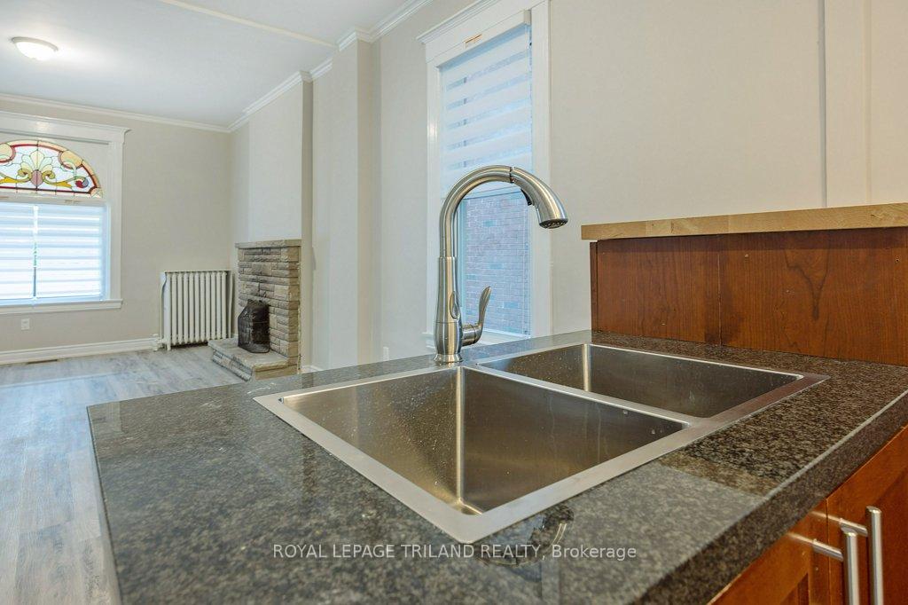Photo 16 of 8 Elizabeth Street, St. Thomas — HOMEH