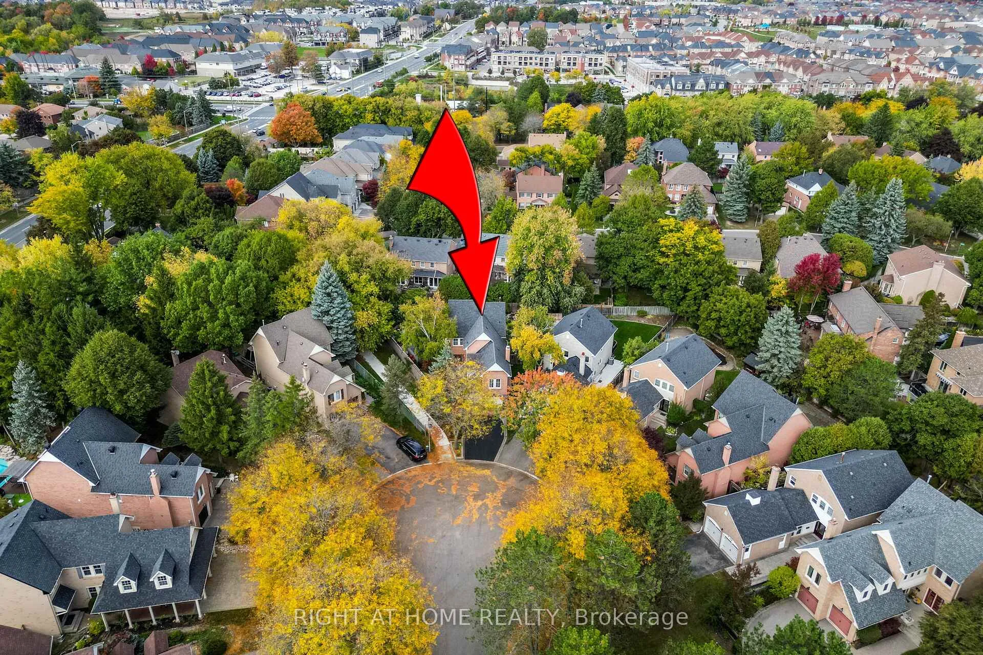 Photo 2 of 51 Redwood Lane, Markham, Unionville — HOMEH