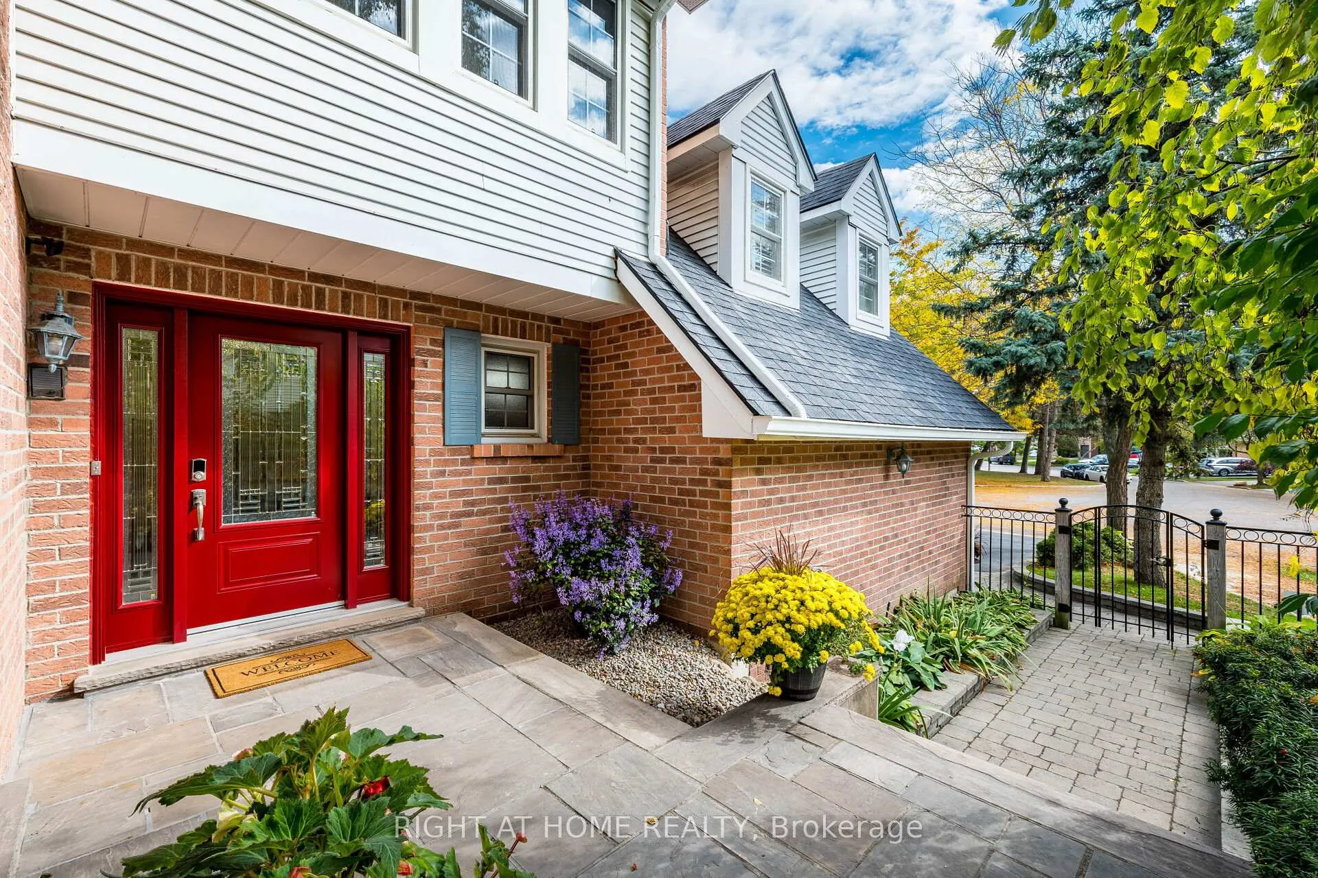 Photo 7 of 51 Redwood Lane, Markham, Unionville — HOMEH