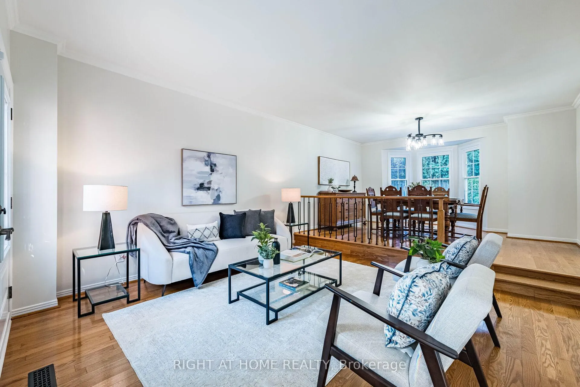 Photo 9 of 51 Redwood Lane, Markham, Unionville — HOMEH