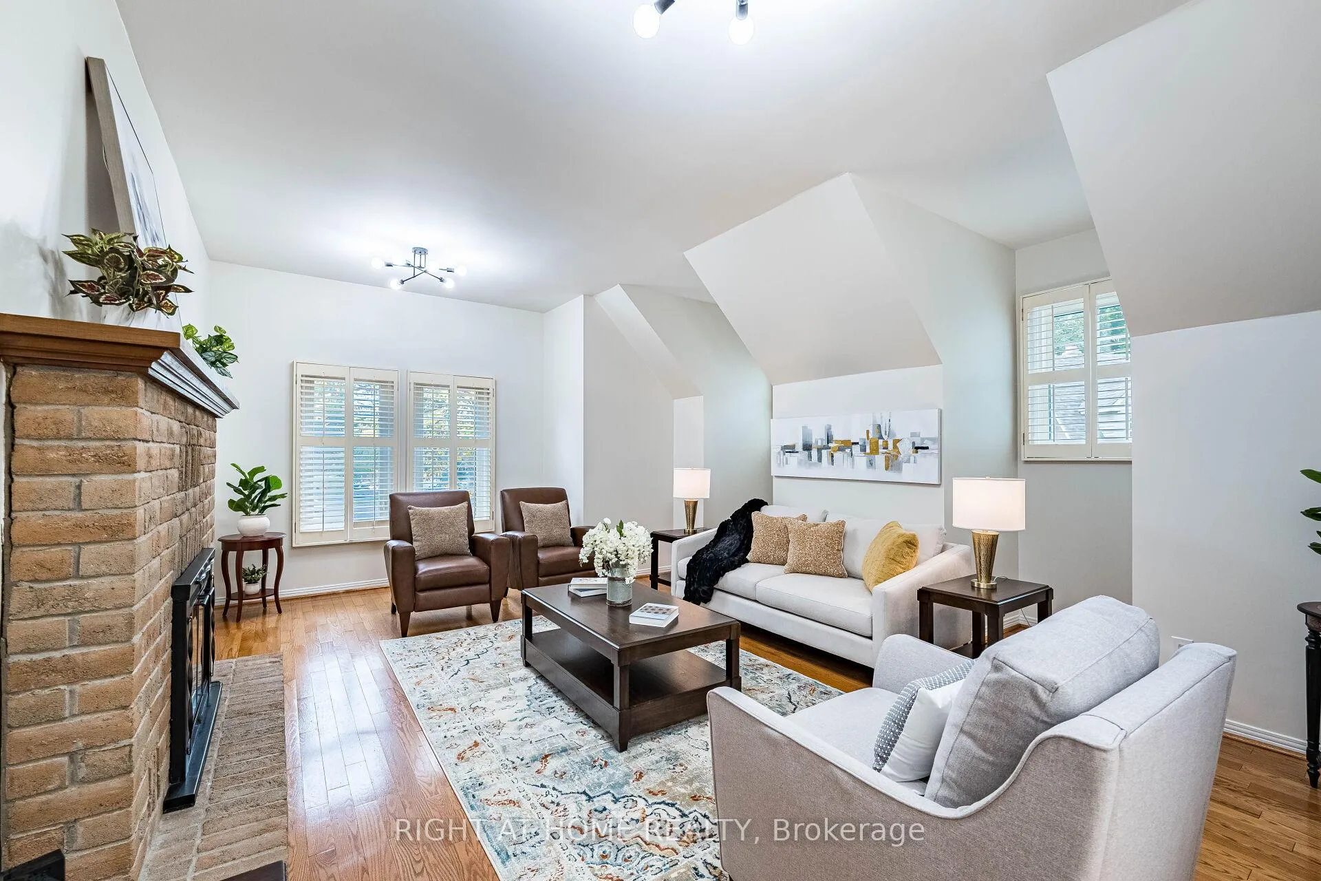 Photo 19 of 51 Redwood Lane, Markham, Unionville — HOMEH