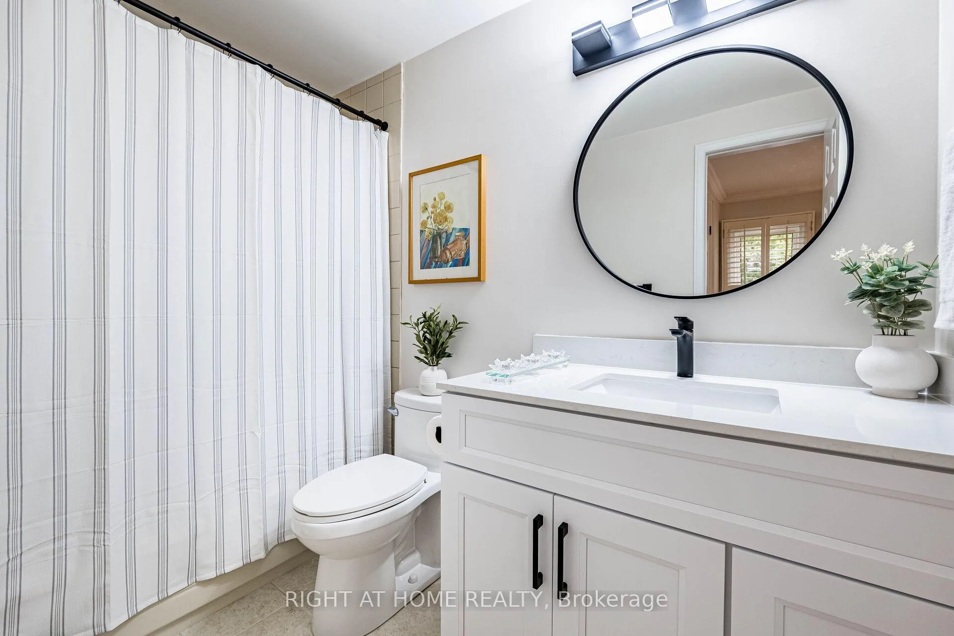 Photo 24 of 51 Redwood Lane, Markham, Unionville — HOMEH