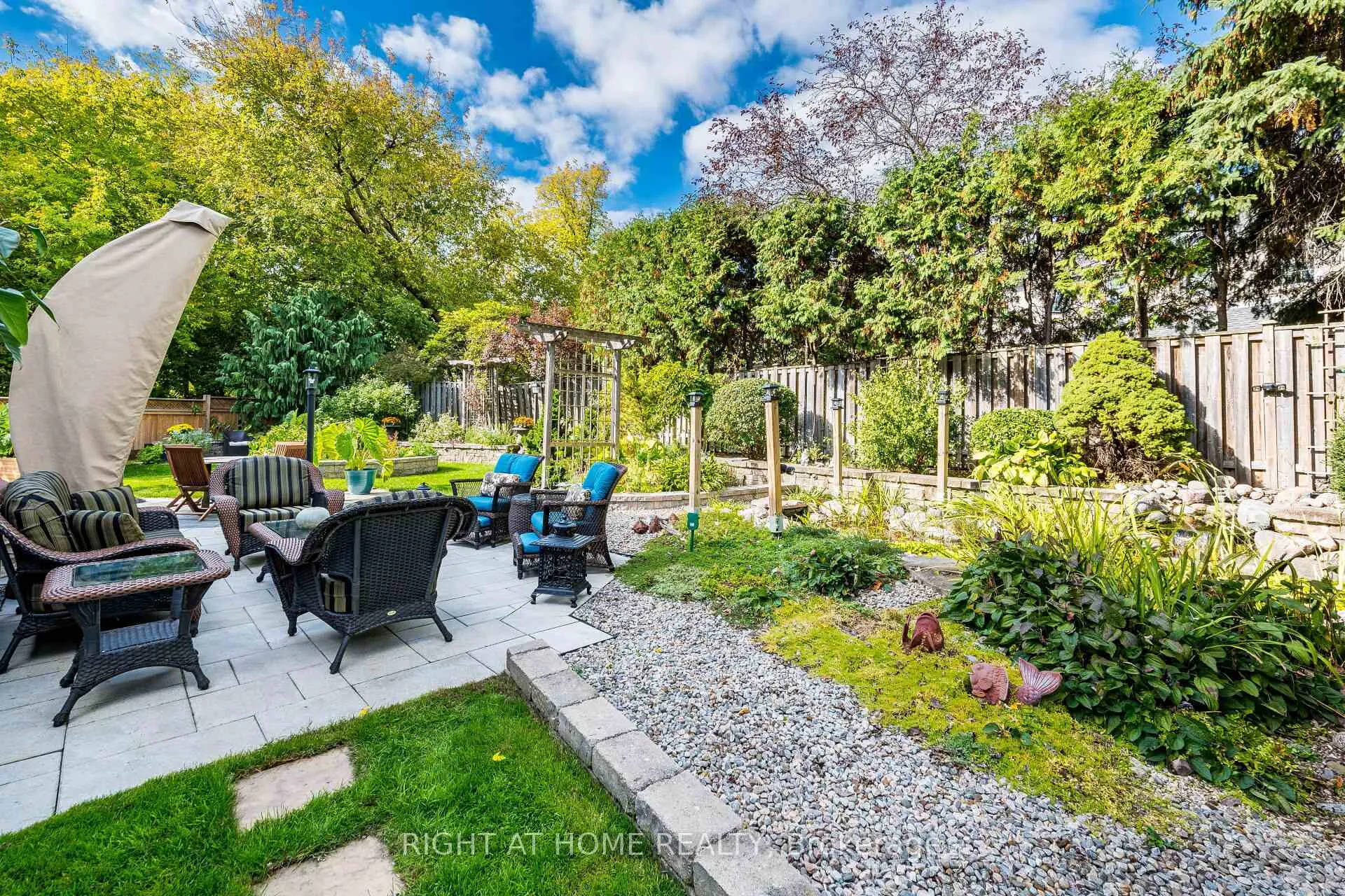 Photo 34 of 51 Redwood Lane, Markham, Unionville — HOMEH