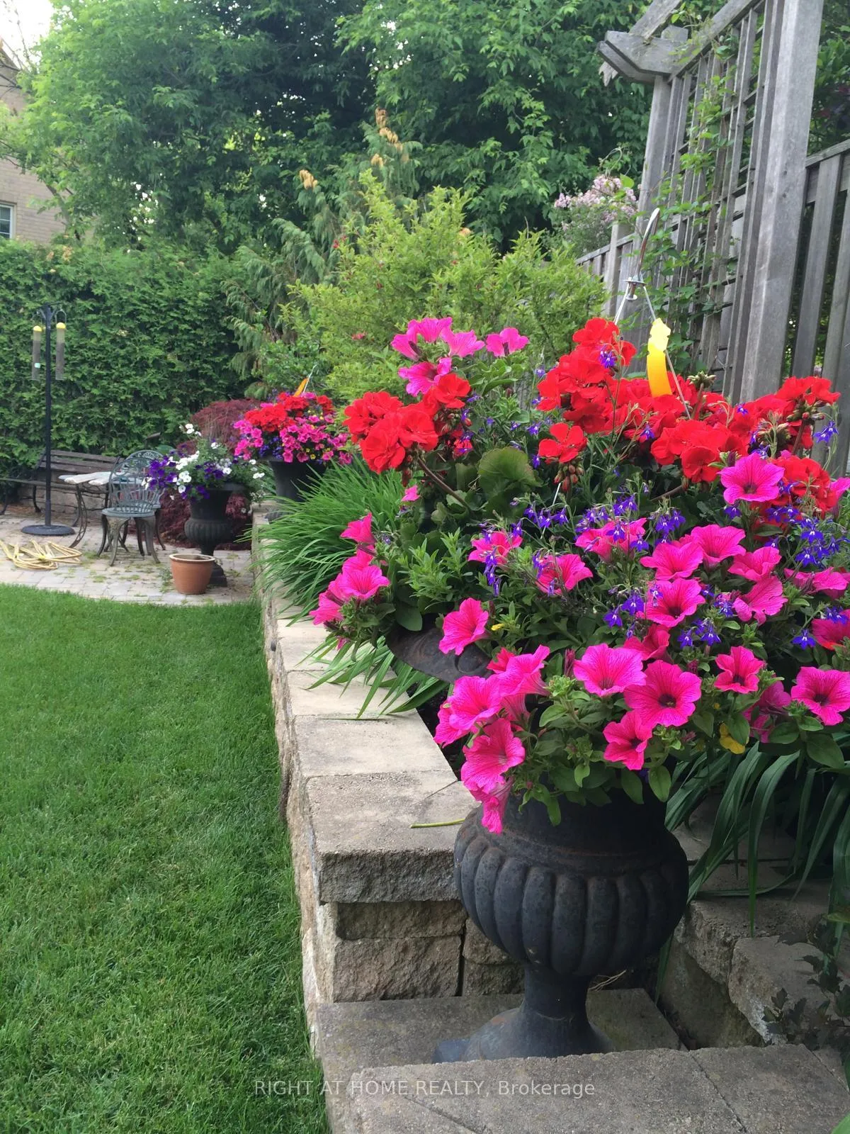 Photo 45 of 51 Redwood Lane, Markham, Unionville — HOMEH