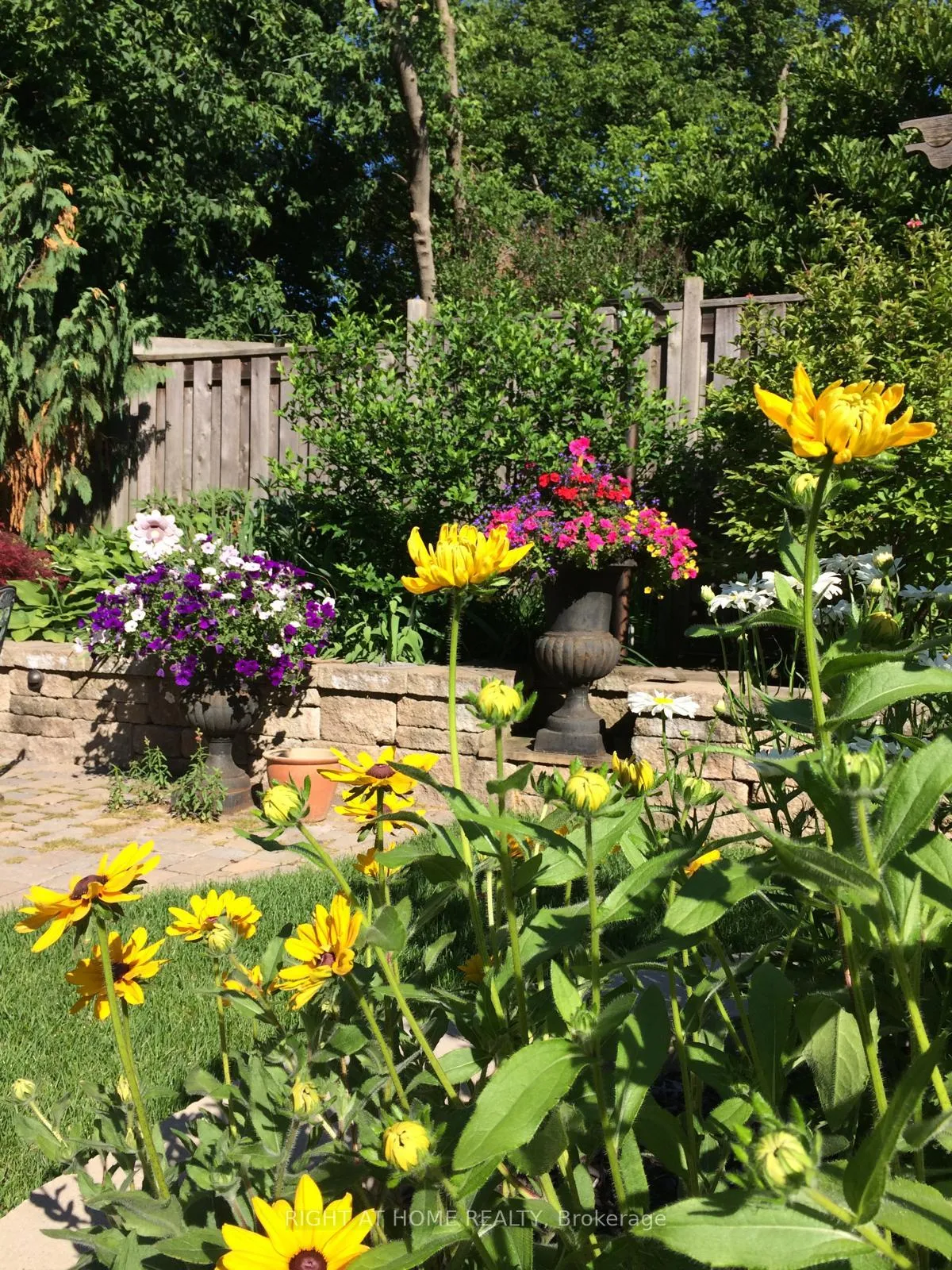 Photo 47 of 51 Redwood Lane, Markham, Unionville — HOMEH