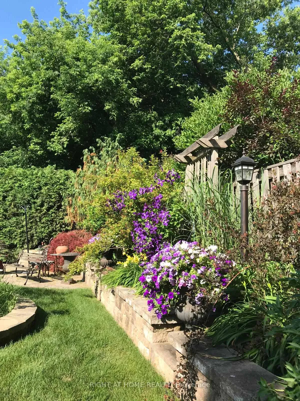 Photo 49 of 51 Redwood Lane, Markham, Unionville — HOMEH