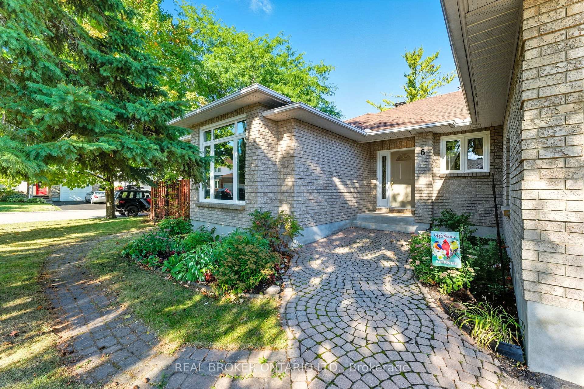 Photo 3 of 6 Candow Crescent, Ottawa, Stittsville (North) — HOMEH