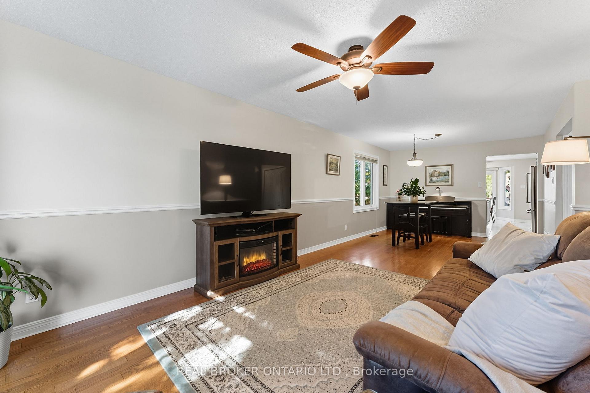Photo 7 of 6 Candow Crescent, Ottawa, Stittsville (North) — HOMEH