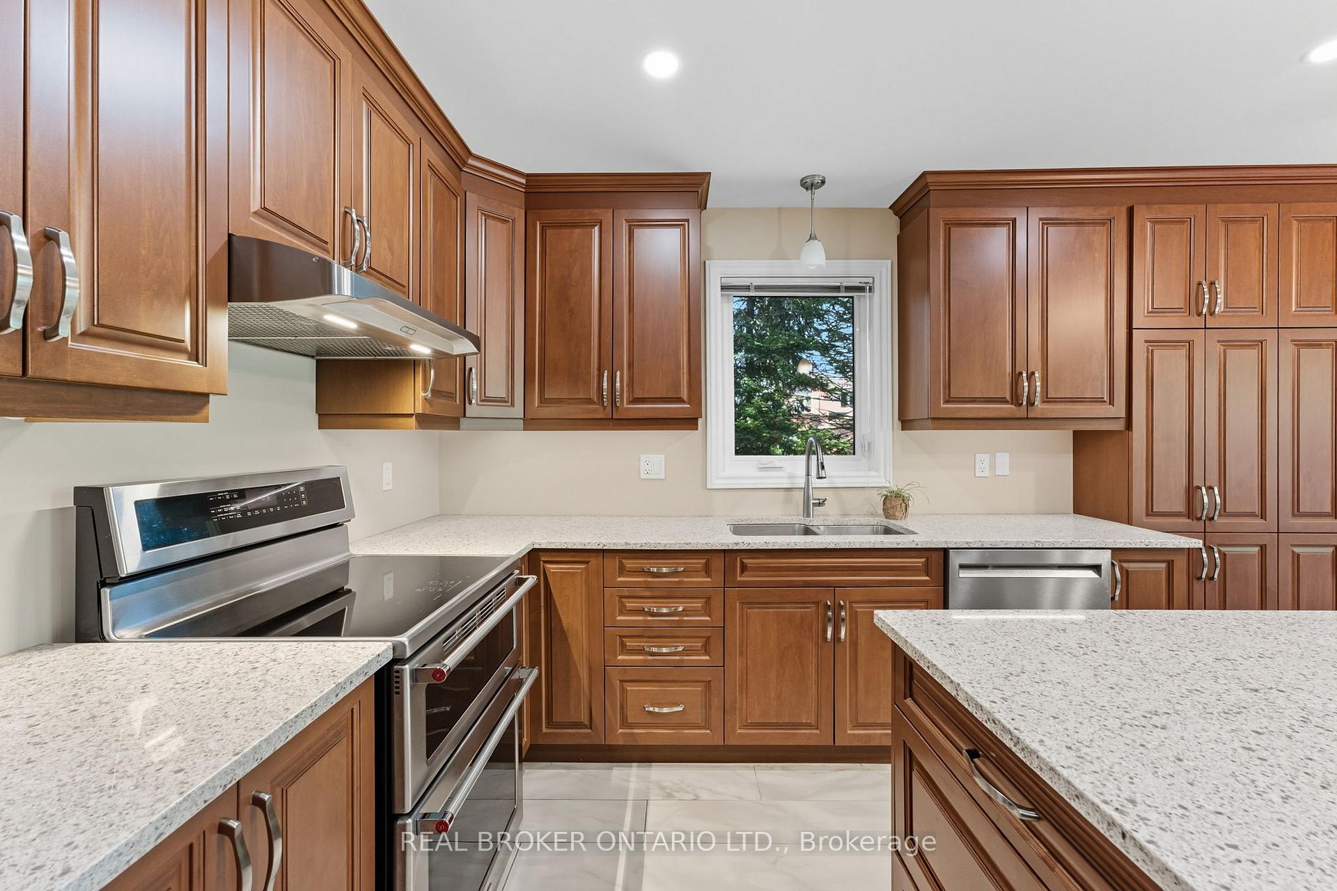 Photo 12 of 6 Candow Crescent, Ottawa, Stittsville (North) — HOMEH