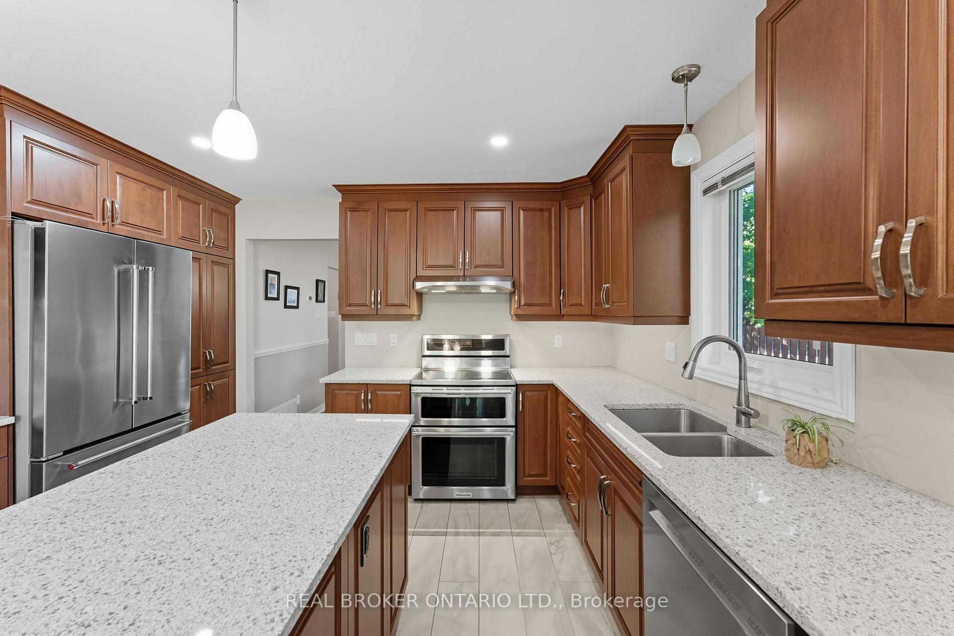 Photo 13 of 6 Candow Crescent, Ottawa, Stittsville (North) — HOMEH