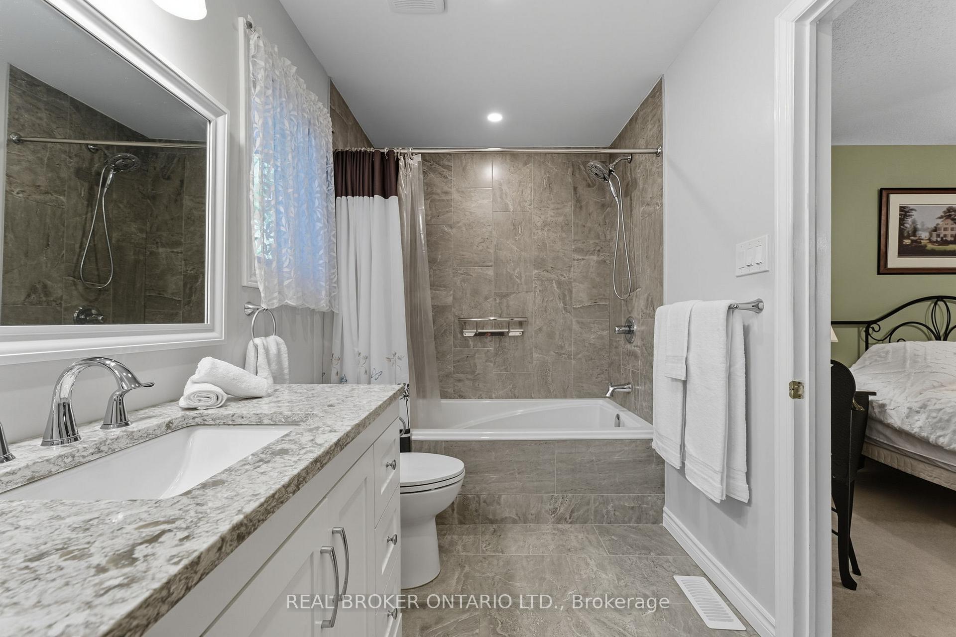 Photo 23 of 6 Candow Crescent, Ottawa, Stittsville (North) — HOMEH