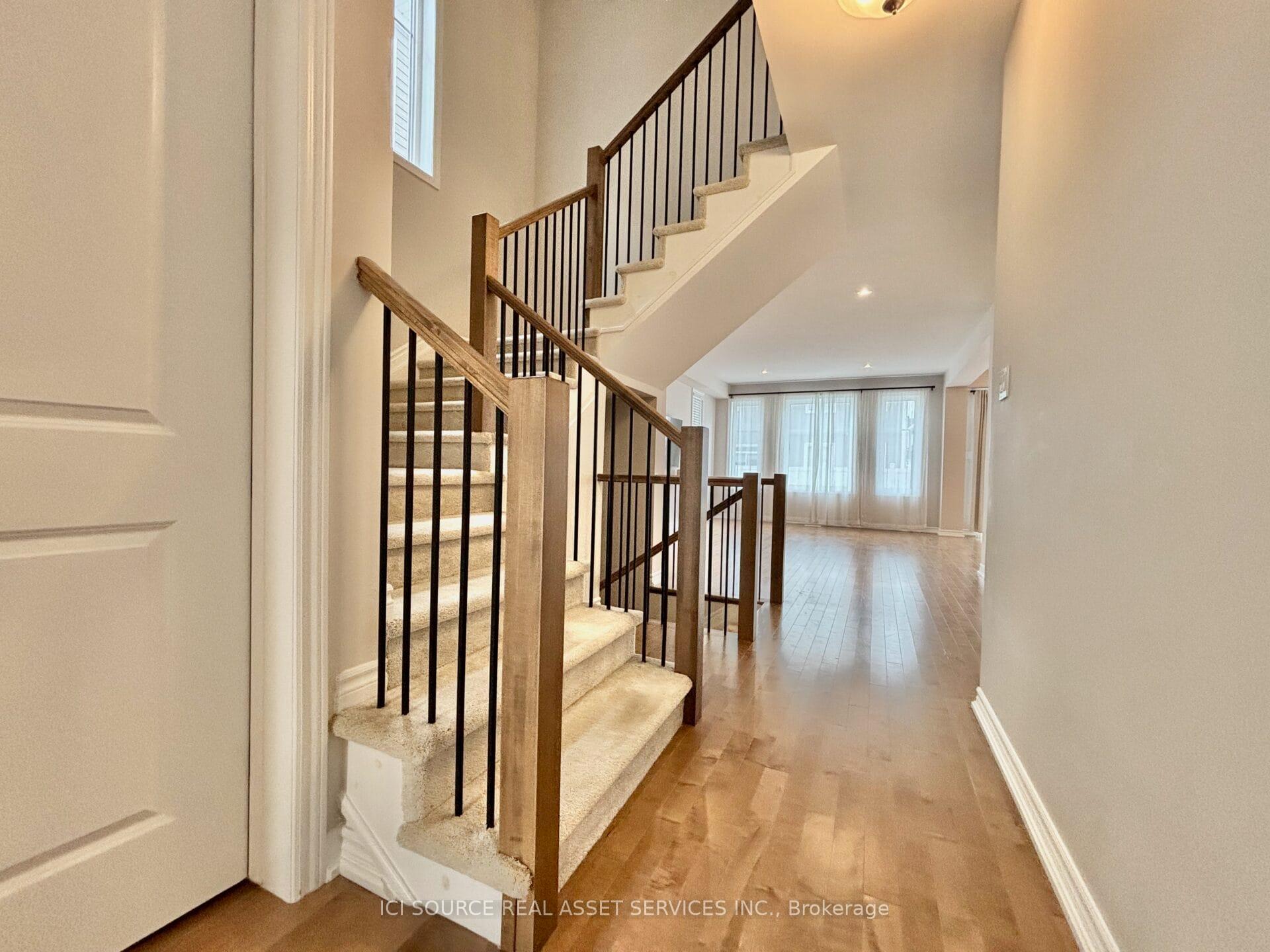 Photo 4 of 106 Equitation Circle, Ottawa, Goulbourn Twp From Franktown Rd/South To Rideau — HOMEH