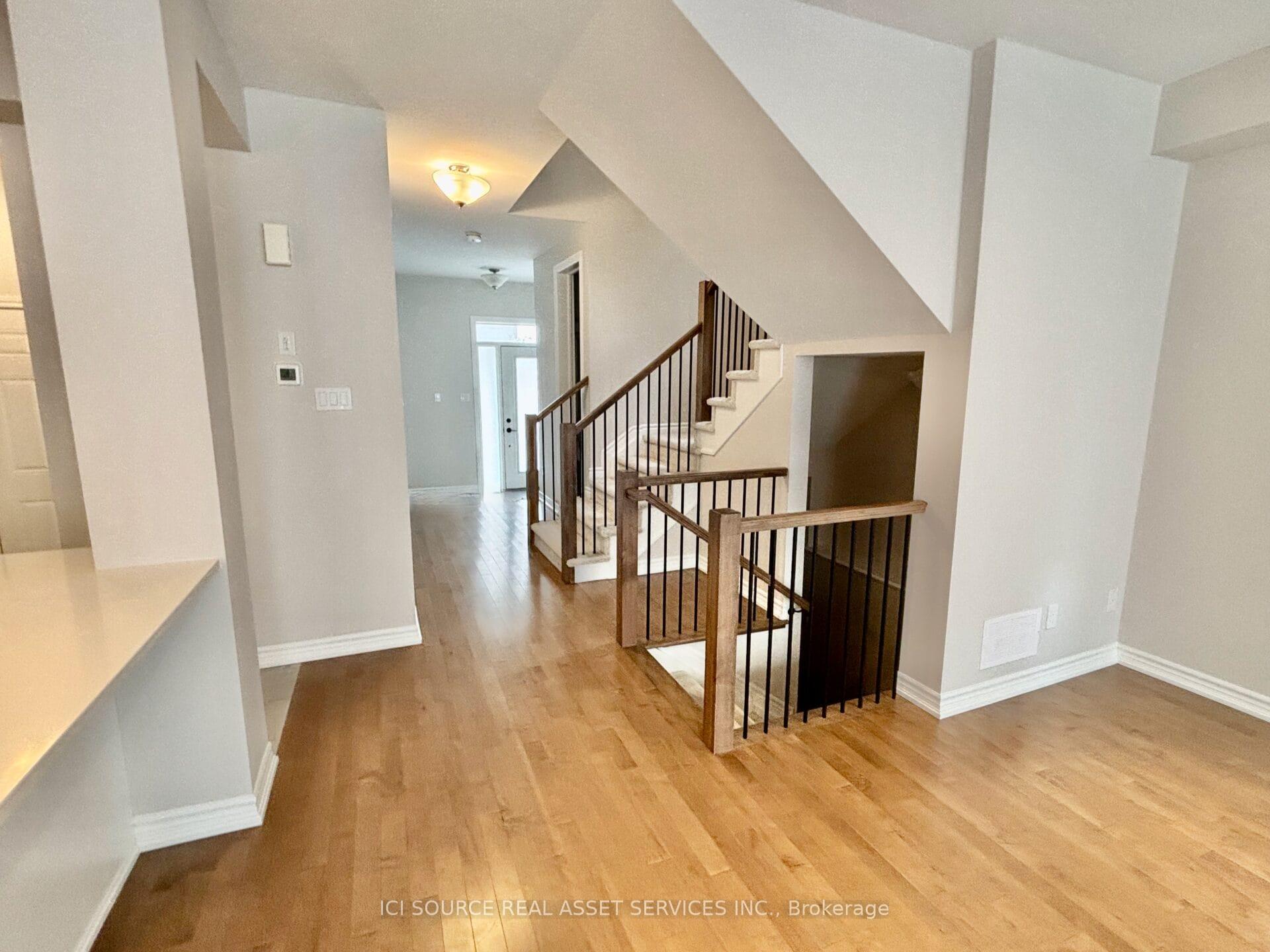 Photo 13 of 106 Equitation Circle, Ottawa, Goulbourn Twp From Franktown Rd/South To Rideau — HOMEH