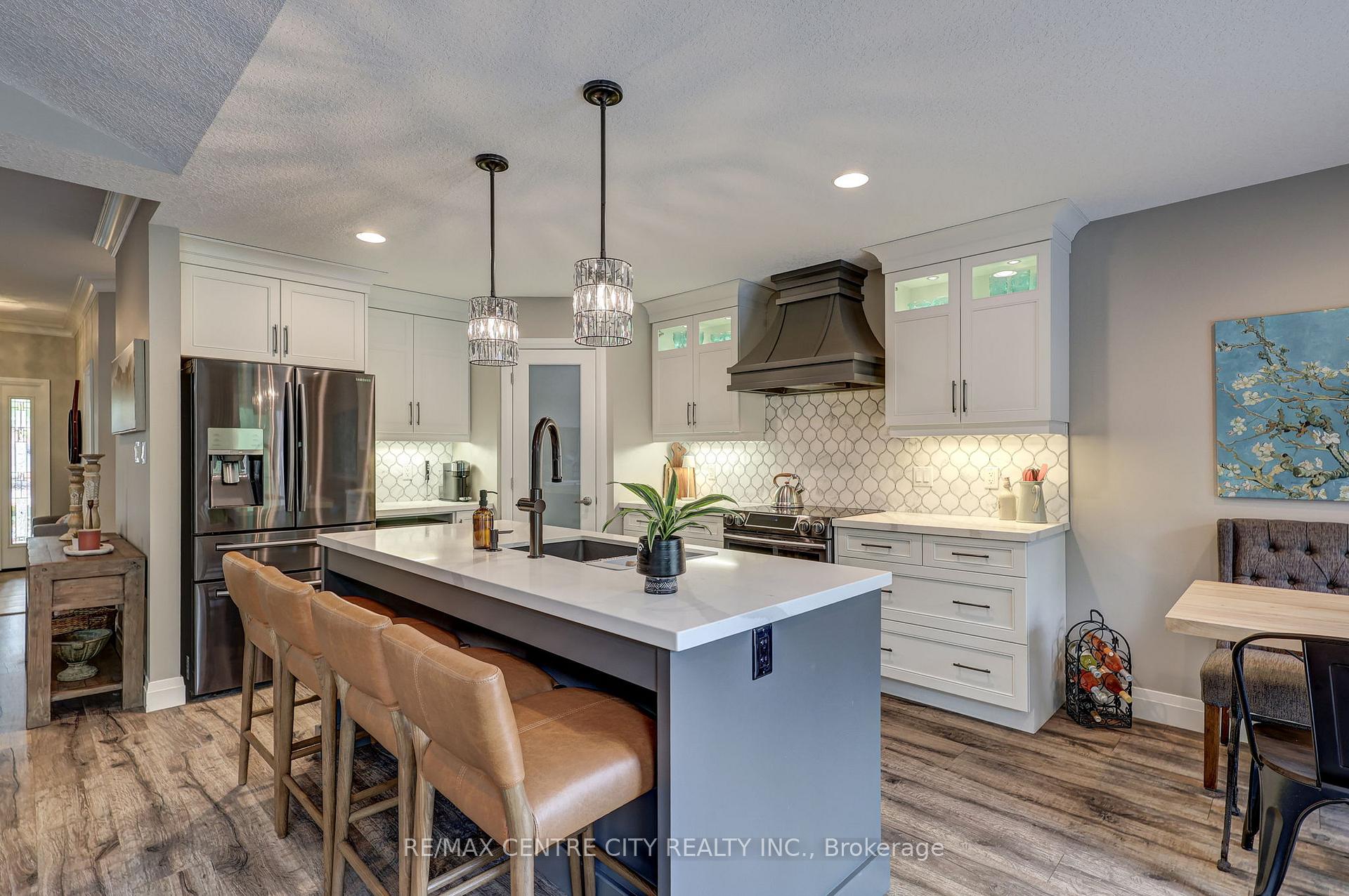 Photo 10 of 22 Deerfield Court, St. Thomas — HOMEH