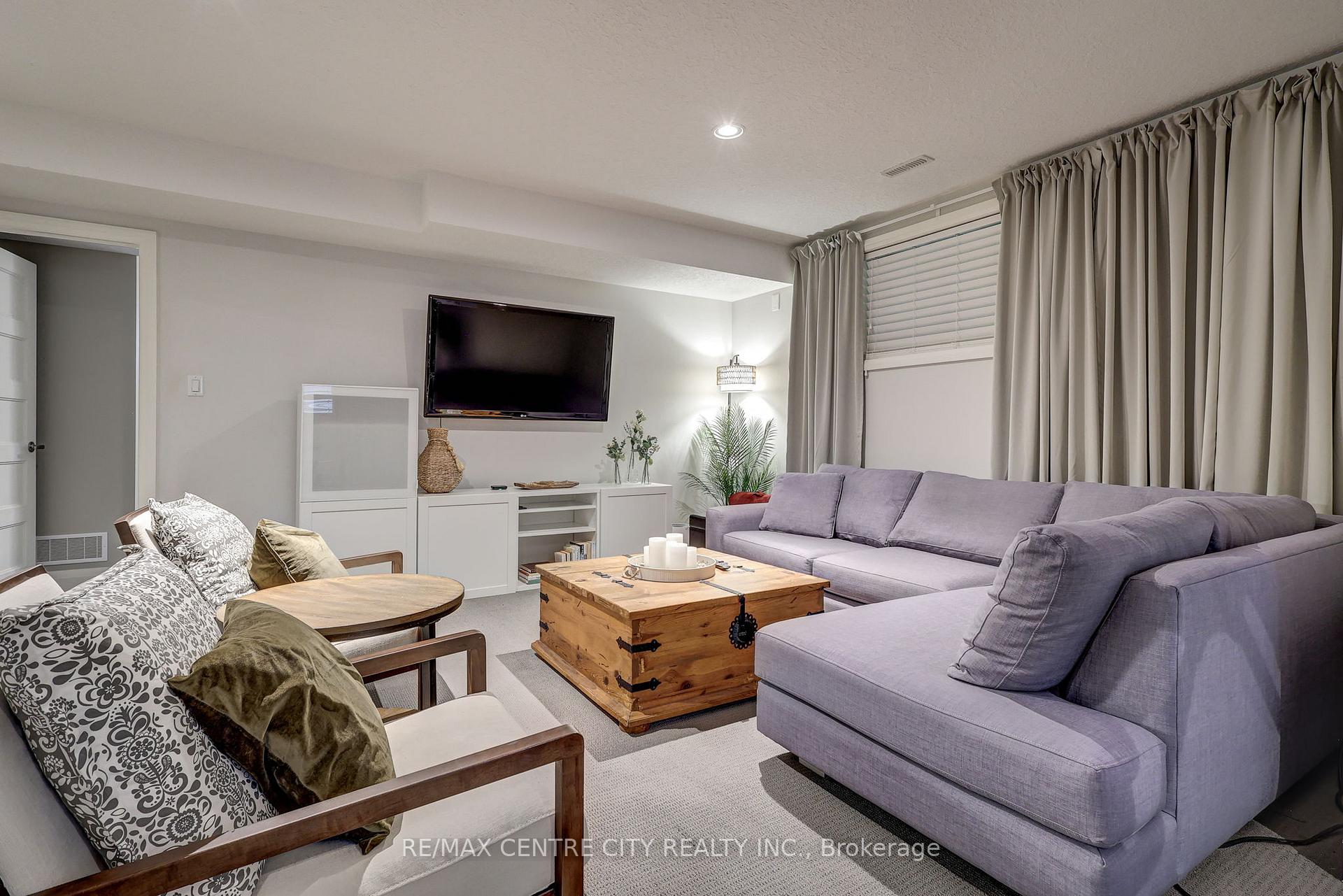 Photo 23 of 22 Deerfield Court, St. Thomas — HOMEH
