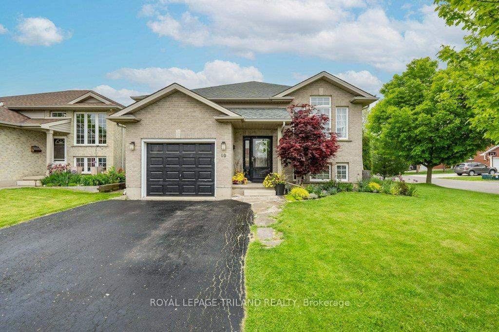 Front of 10 Schreyer Drive