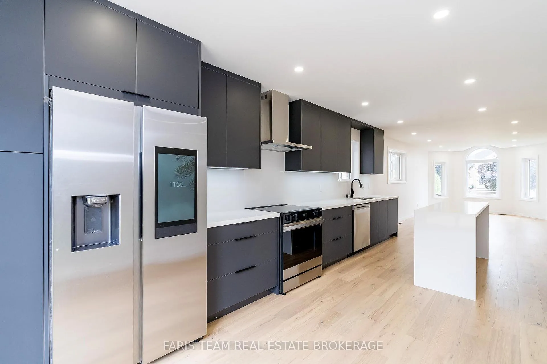 Photo 9 of 233 Wessenger Drive, Barrie, Holly — HOMEH
