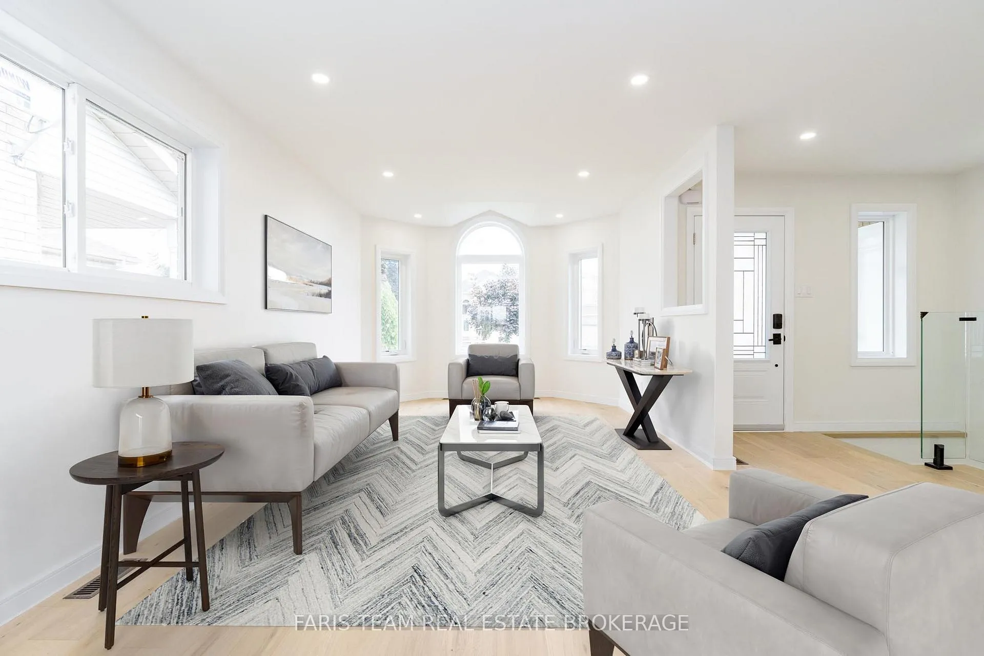 Photo 12 of 233 Wessenger Drive, Barrie, Holly — HOMEH