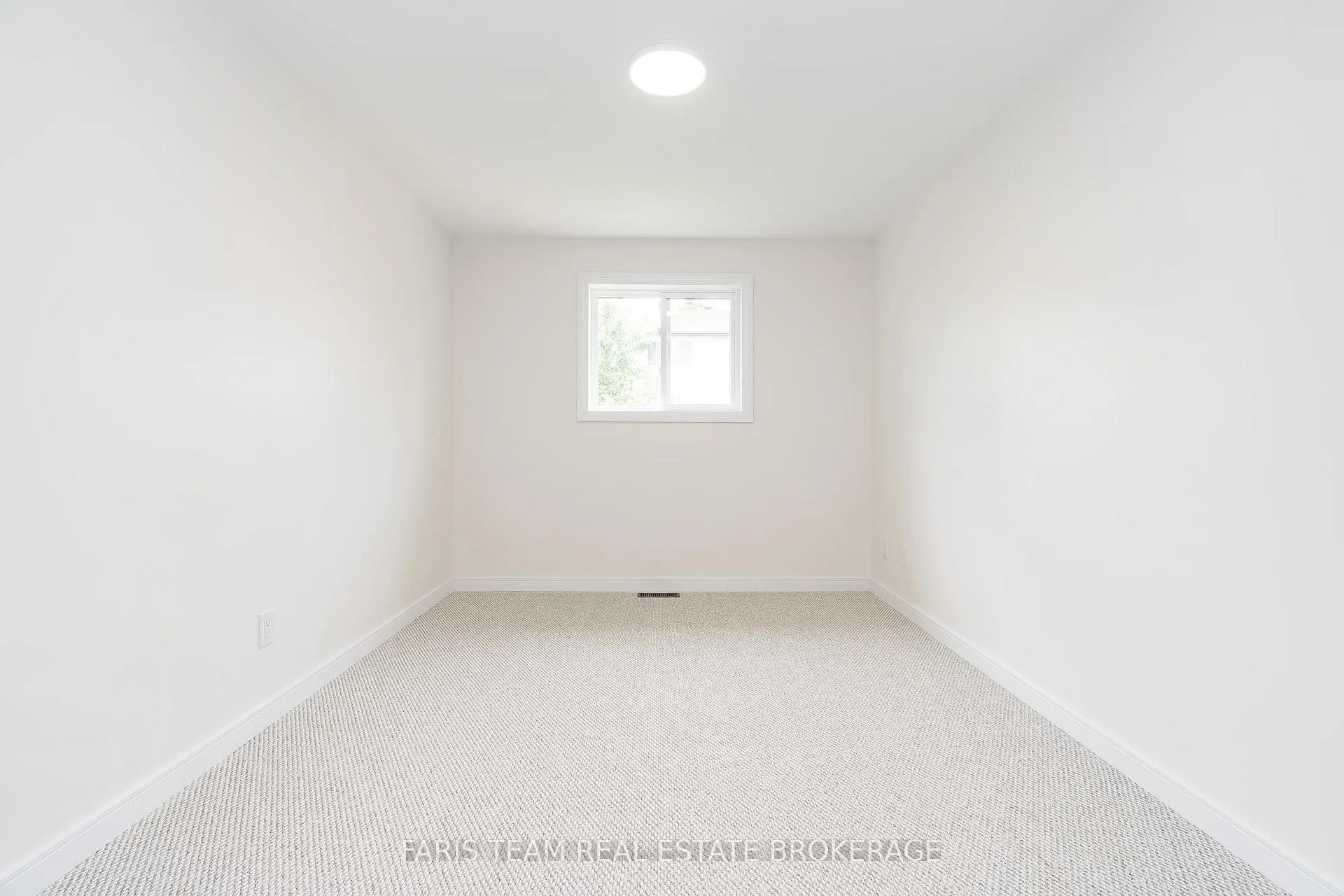 Photo 17 of 233 Wessenger Drive, Barrie, Holly — HOMEH